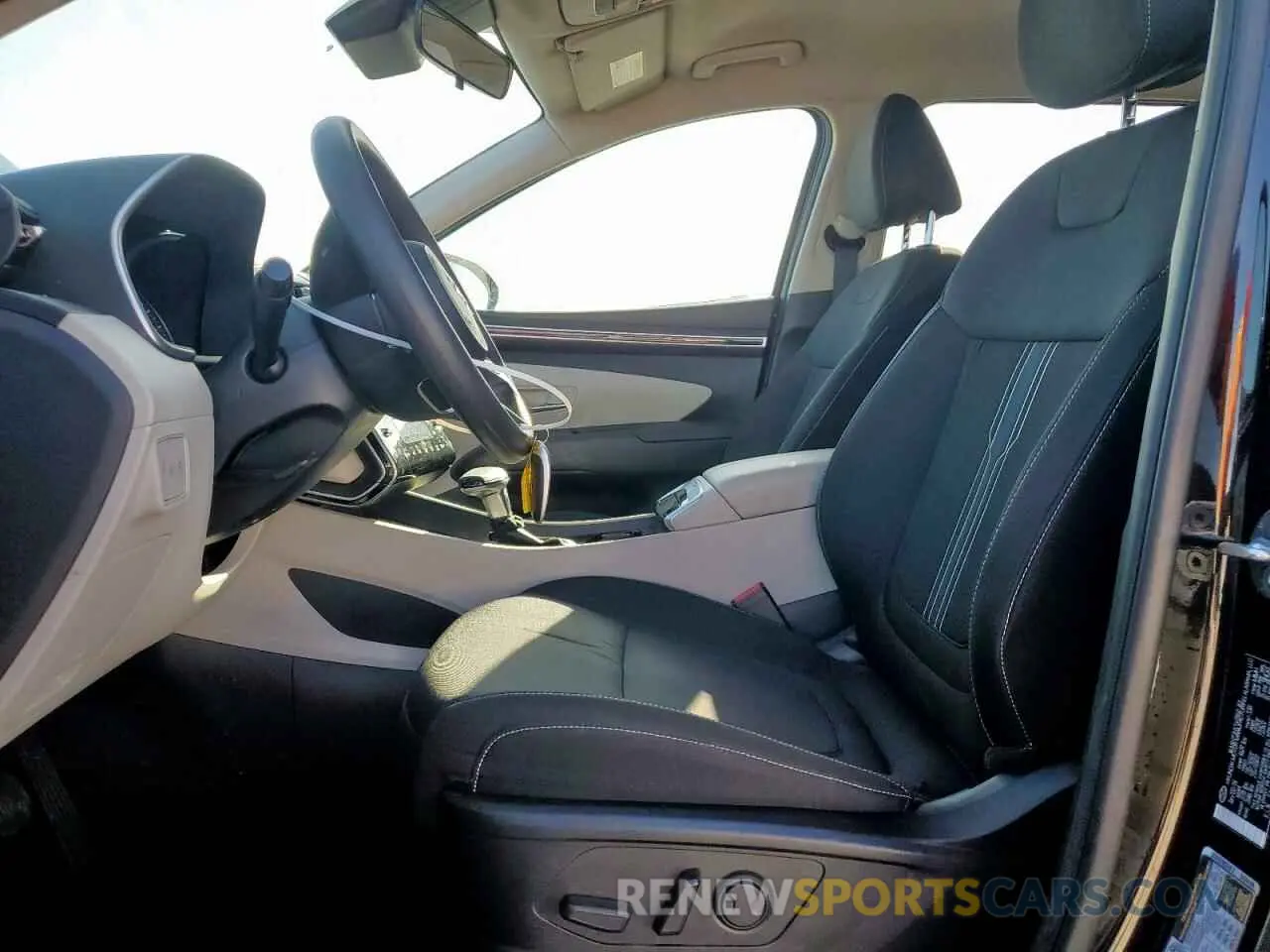 7 Photograph of a damaged car 5NMJB3DE9RH368342 HYUNDAI TUCSON 2024