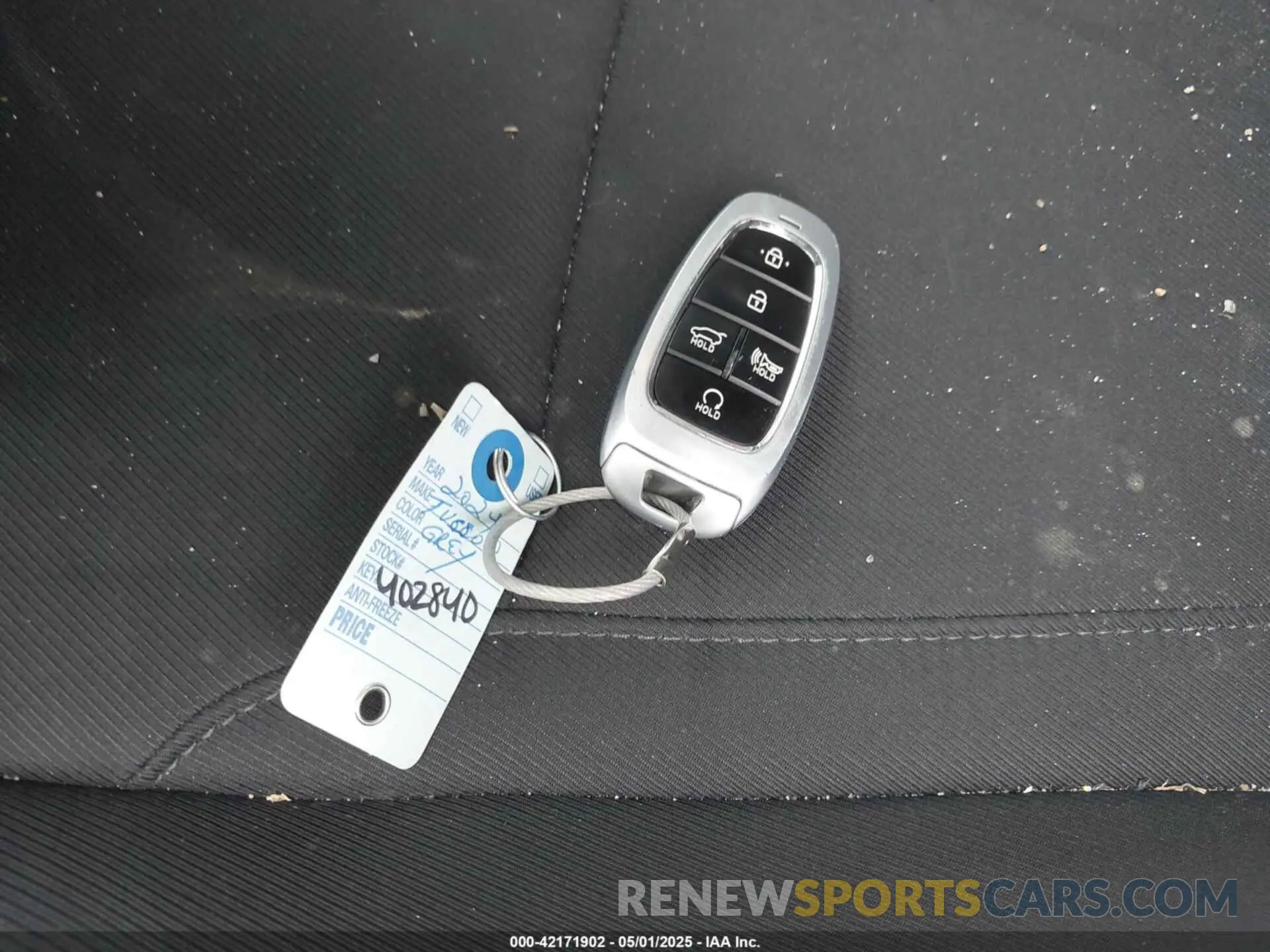 11 Photograph of a damaged car 5NMJB3DEXRH402840 HYUNDAI TUCSON 2024