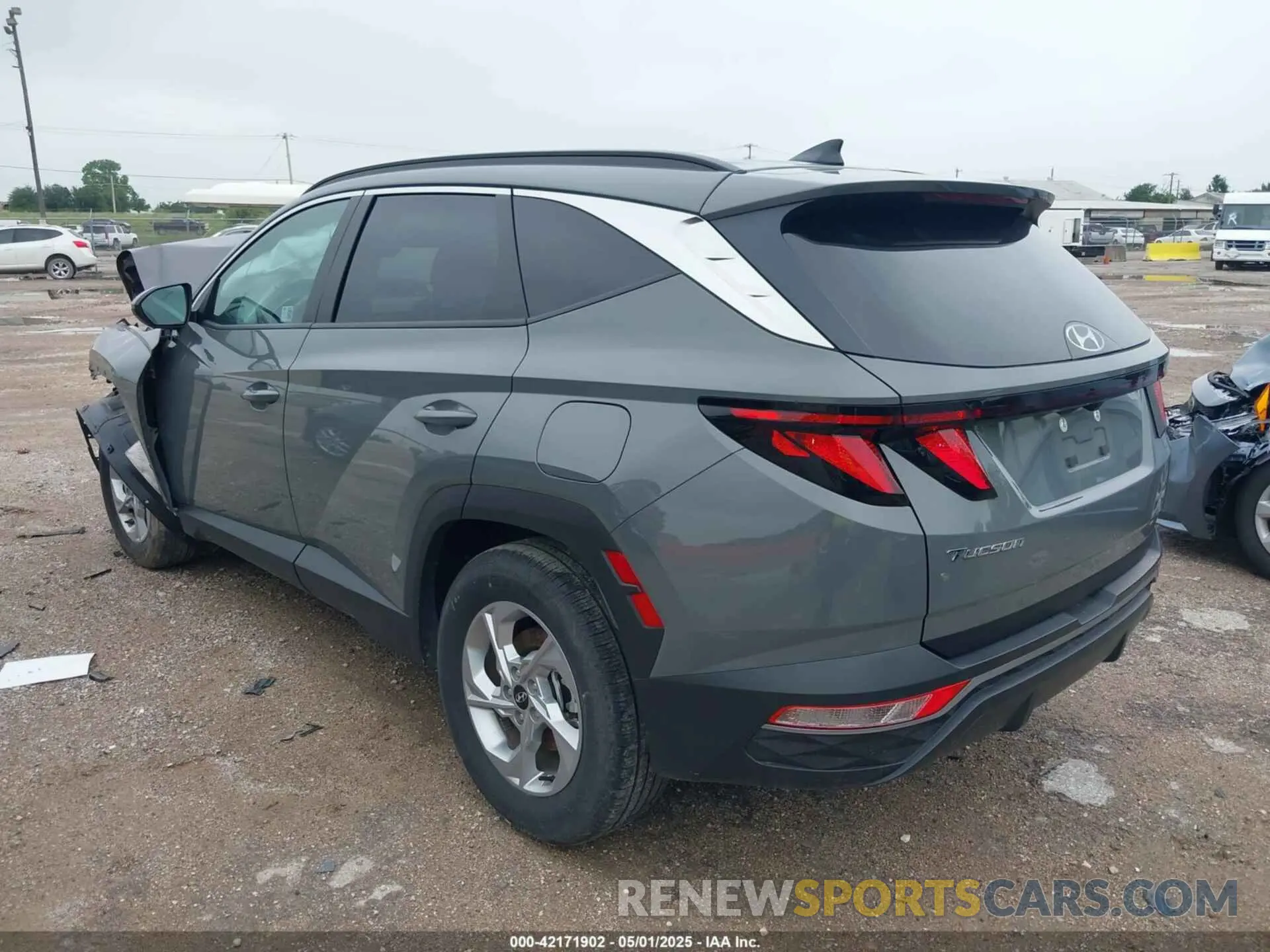 3 Photograph of a damaged car 5NMJB3DEXRH402840 HYUNDAI TUCSON 2024