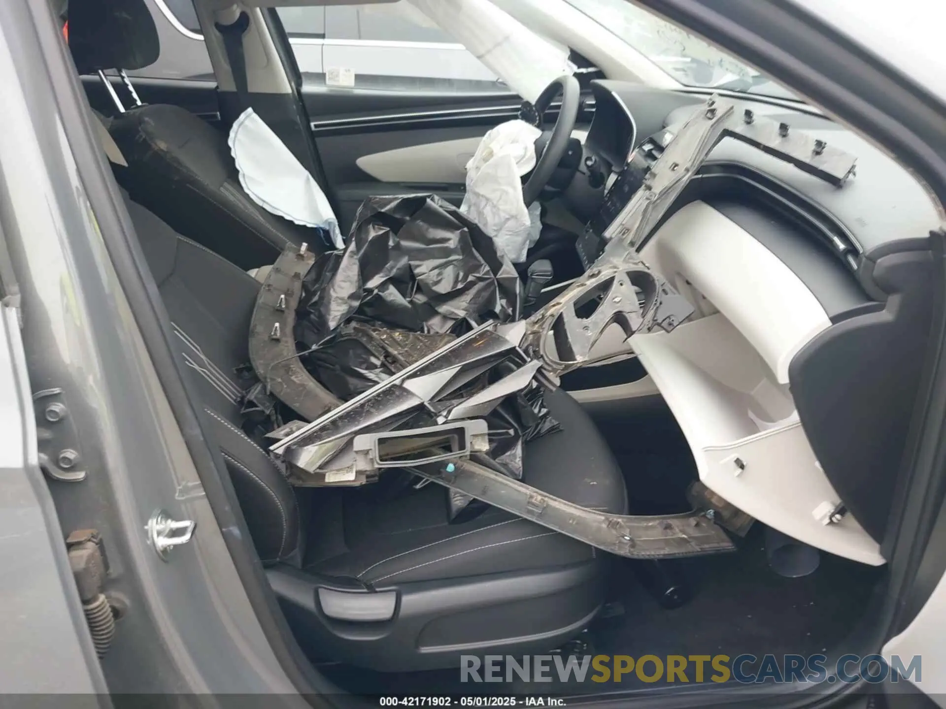 5 Photograph of a damaged car 5NMJB3DEXRH402840 HYUNDAI TUCSON 2024