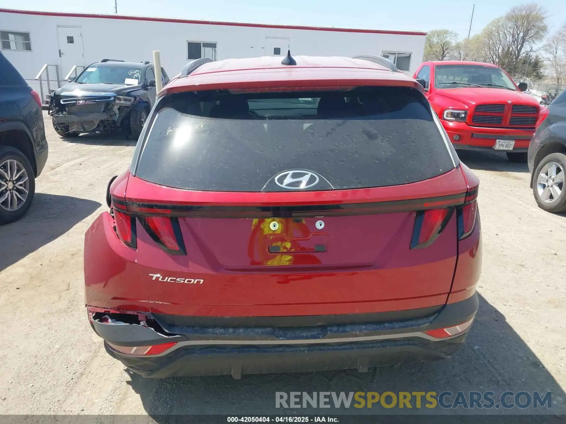 16 Photograph of a damaged car 5NMJB3DEXRH407052 HYUNDAI TUCSON 2024