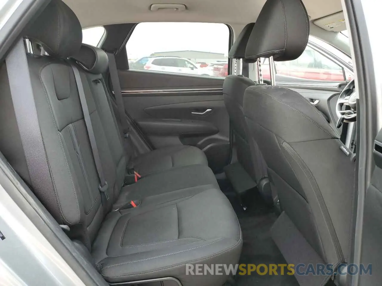 10 Photograph of a damaged car 5NMJB3DEXRH426250 HYUNDAI TUCSON 2024