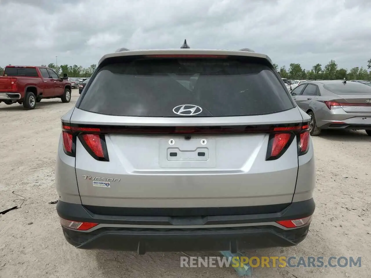 6 Photograph of a damaged car 5NMJB3DEXRH426250 HYUNDAI TUCSON 2024