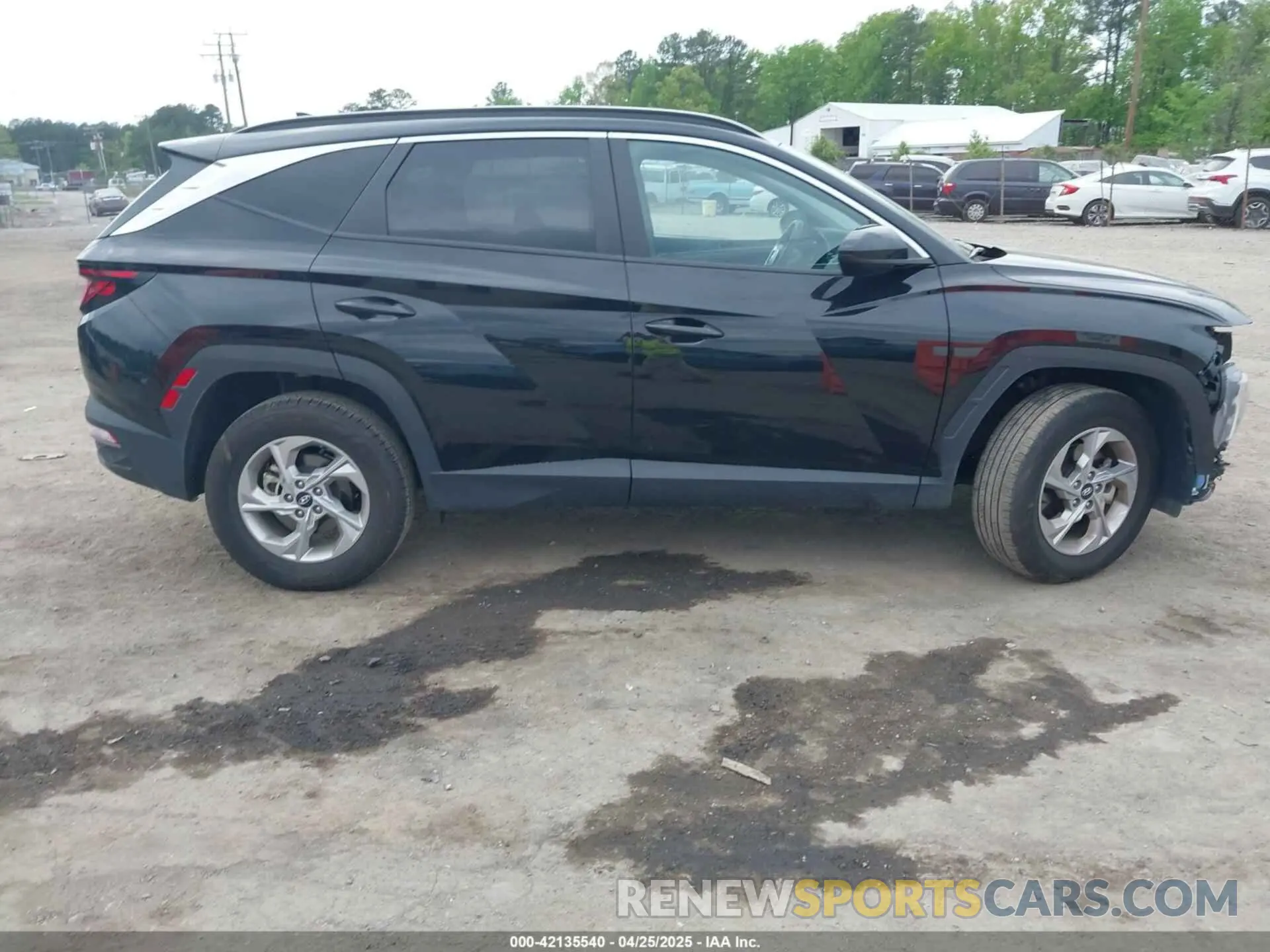 13 Photograph of a damaged car 5NMJBCDE0RH297158 HYUNDAI TUCSON 2024