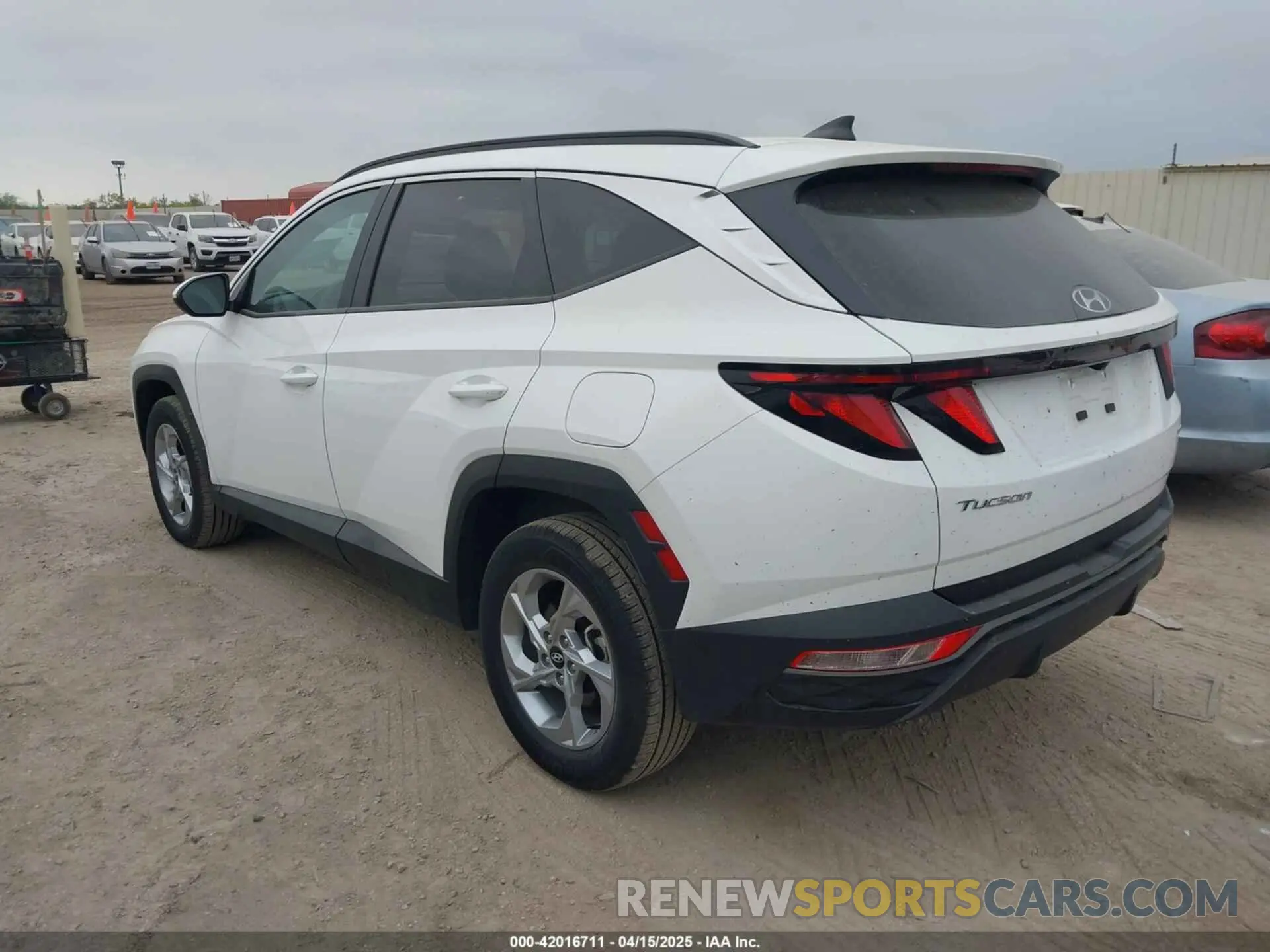 3 Photograph of a damaged car 5NMJBCDE0RH308868 HYUNDAI TUCSON 2024