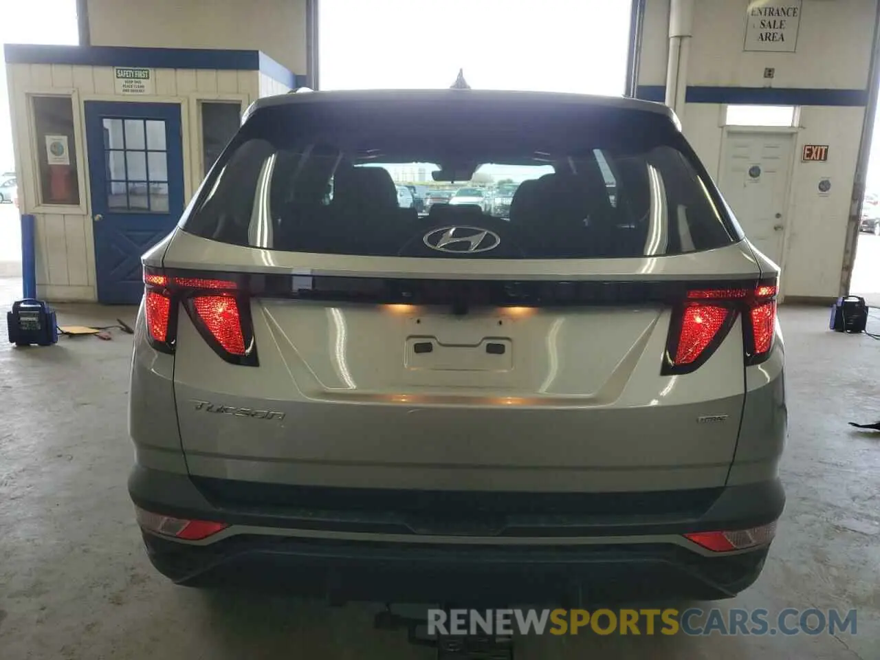 6 Photograph of a damaged car 5NMJBCDE0RH337433 HYUNDAI TUCSON 2024