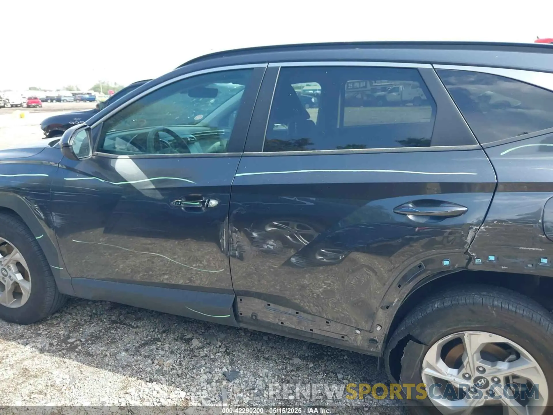 14 Photograph of a damaged car 5NMJBCDE0RH352997 HYUNDAI TUCSON 2024