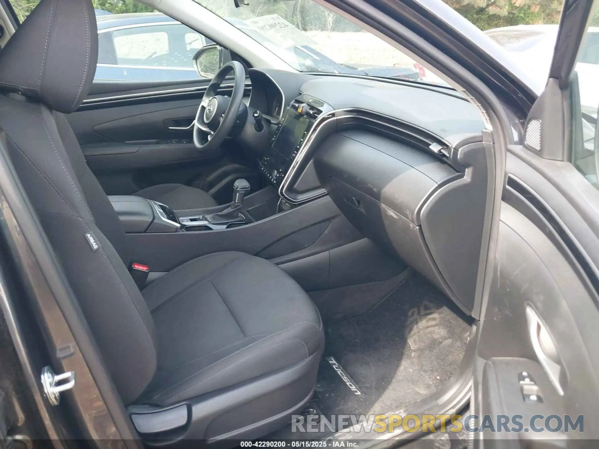 5 Photograph of a damaged car 5NMJBCDE0RH352997 HYUNDAI TUCSON 2024