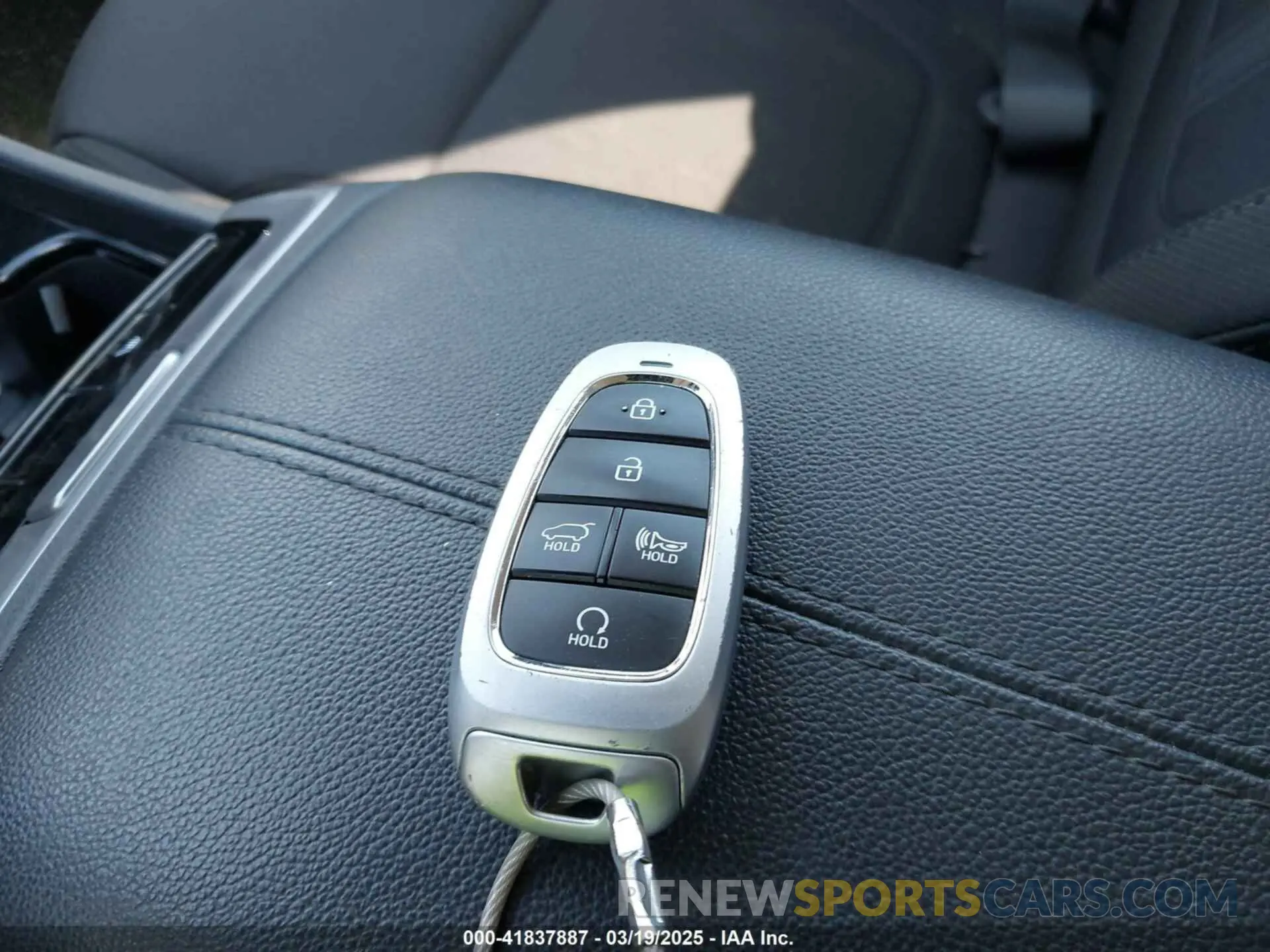 11 Photograph of a damaged car 5NMJBCDE0RH357522 HYUNDAI TUCSON 2024