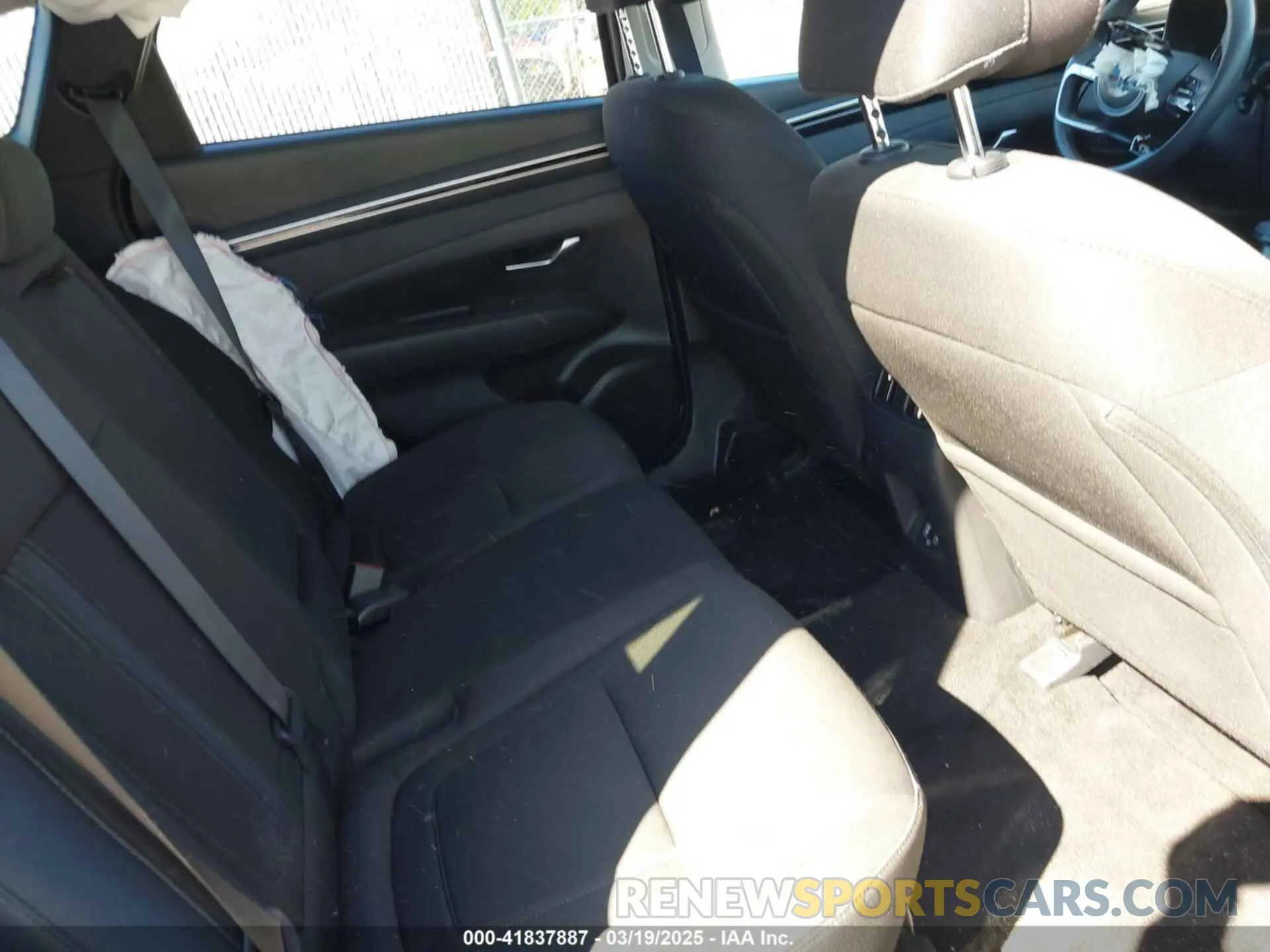 8 Photograph of a damaged car 5NMJBCDE0RH357522 HYUNDAI TUCSON 2024