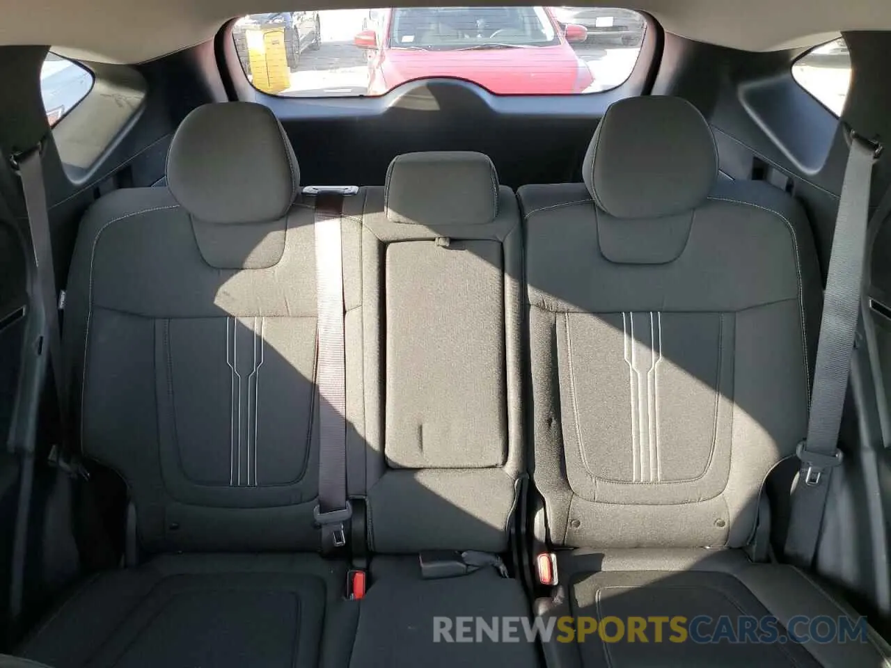 10 Photograph of a damaged car 5NMJBCDE0RH422661 HYUNDAI TUCSON 2024