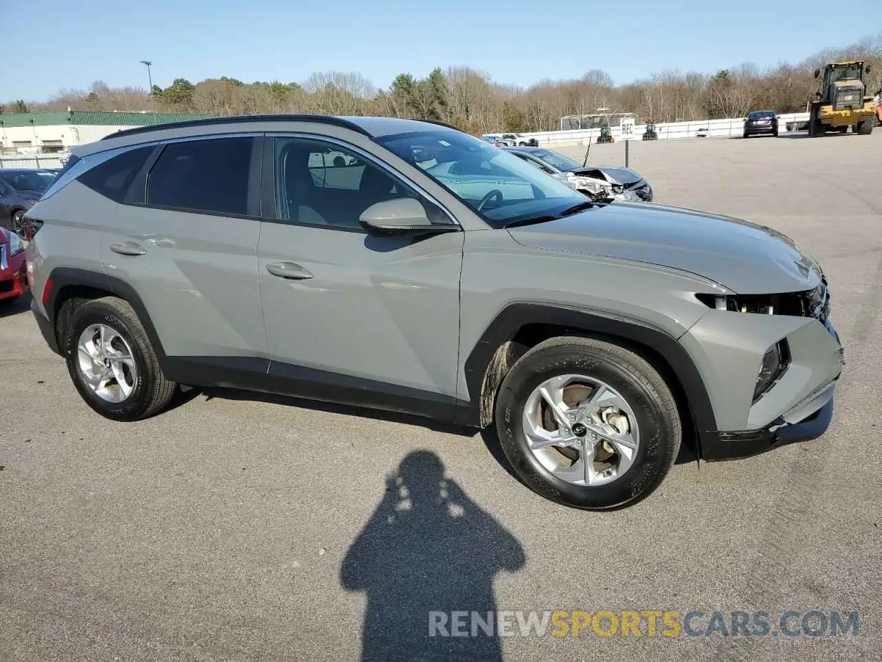 4 Photograph of a damaged car 5NMJBCDE0RH422661 HYUNDAI TUCSON 2024
