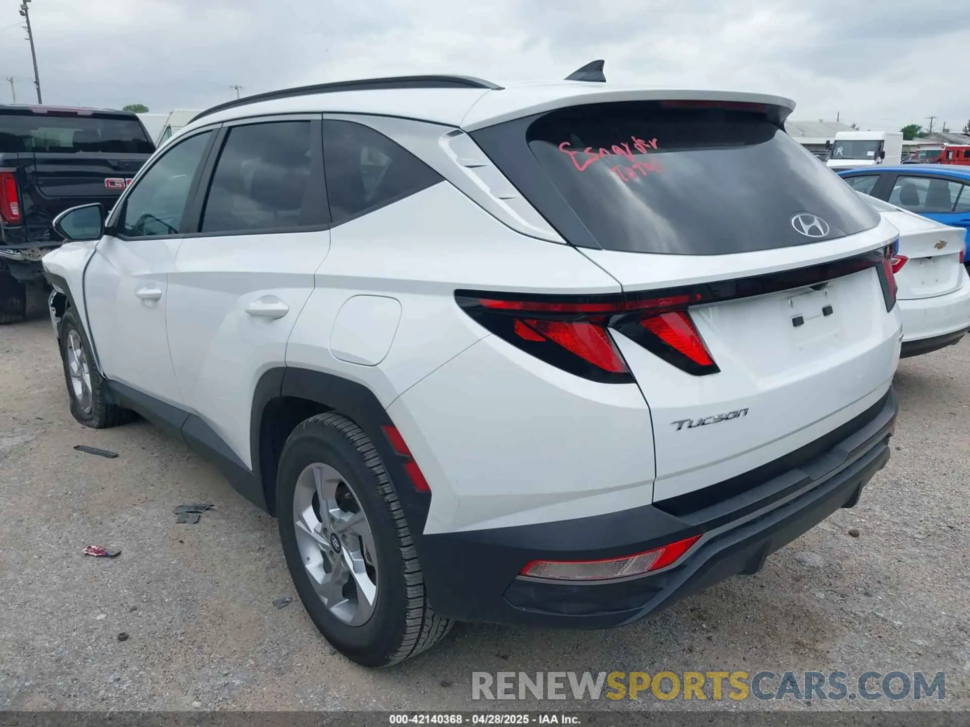 3 Photograph of a damaged car 5NMJBCDE1RH295953 HYUNDAI TUCSON 2024