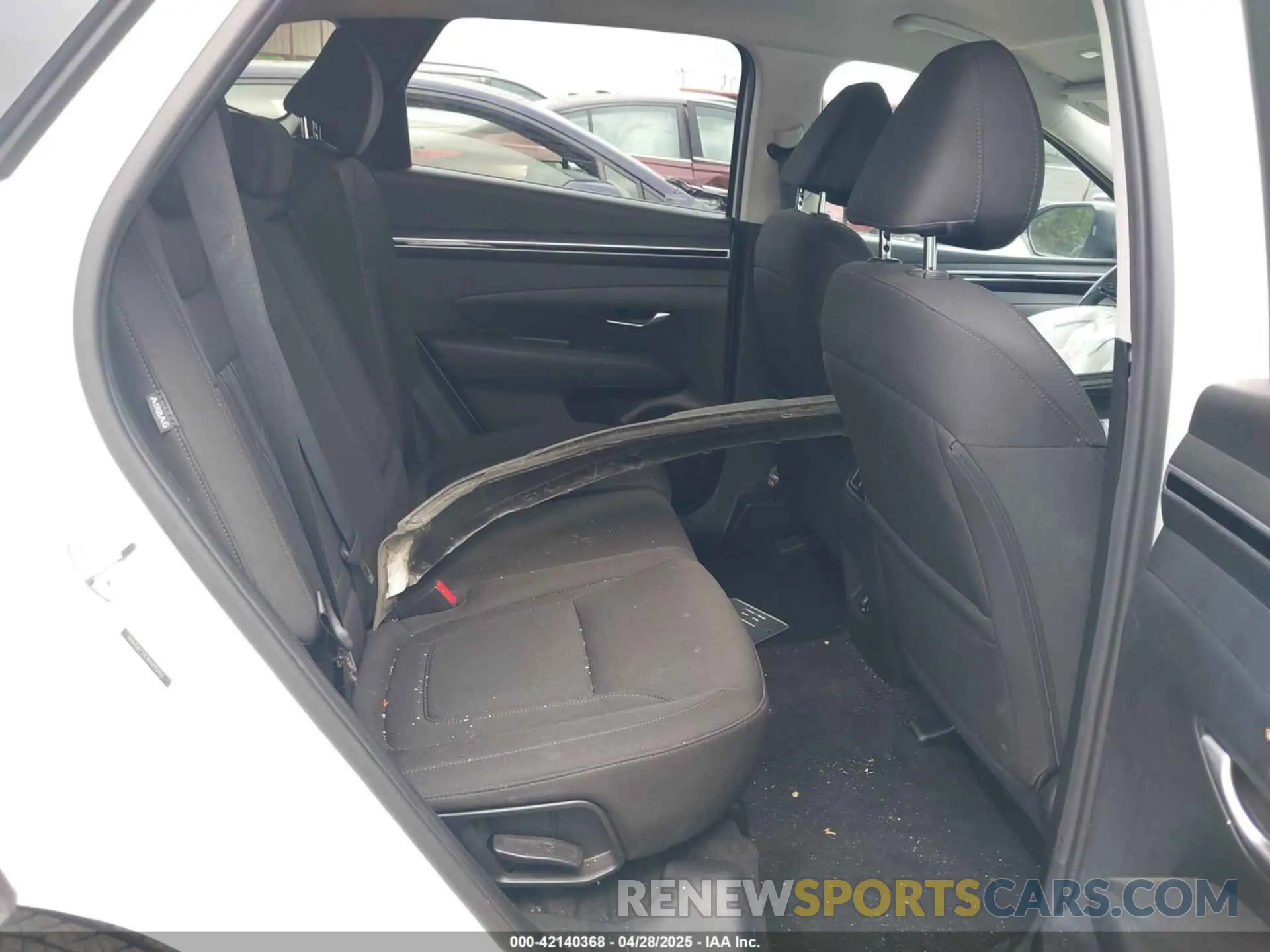 8 Photograph of a damaged car 5NMJBCDE1RH295953 HYUNDAI TUCSON 2024