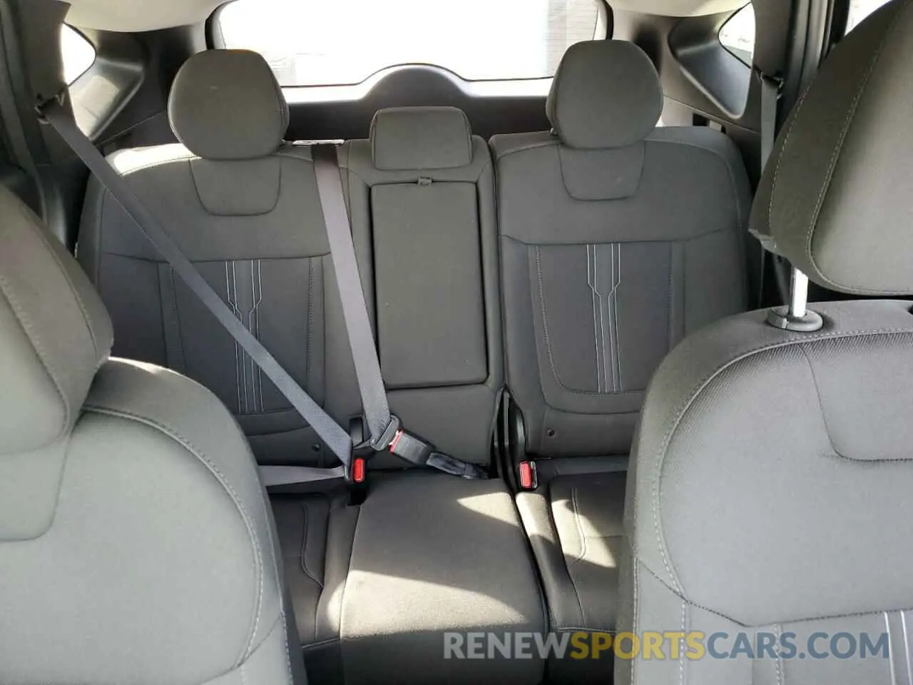 10 Photograph of a damaged car 5NMJBCDE1RH329910 HYUNDAI TUCSON 2024