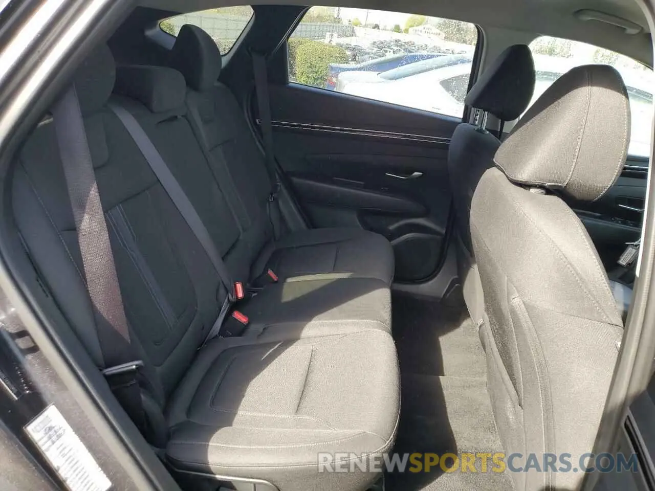 11 Photograph of a damaged car 5NMJBCDE1RH329910 HYUNDAI TUCSON 2024