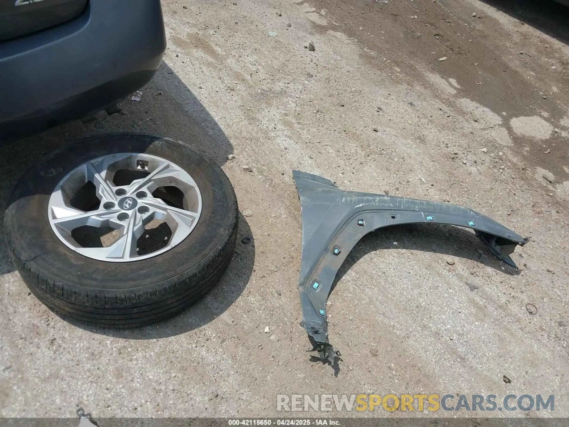12 Photograph of a damaged car 5NMJBCDE1RH340504 HYUNDAI TUCSON 2024