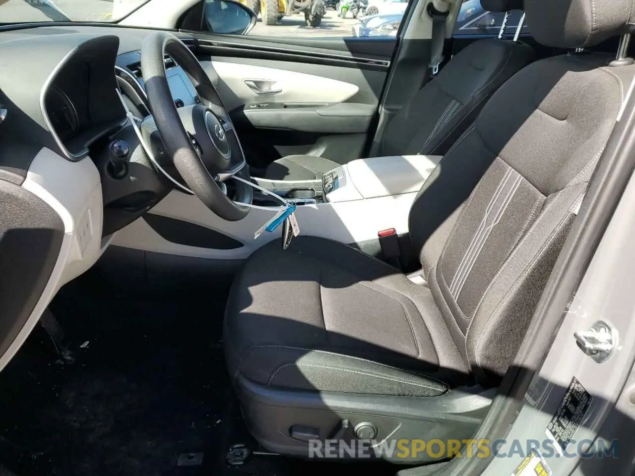 7 Photograph of a damaged car 5NMJBCDE1RH385247 HYUNDAI TUCSON 2024