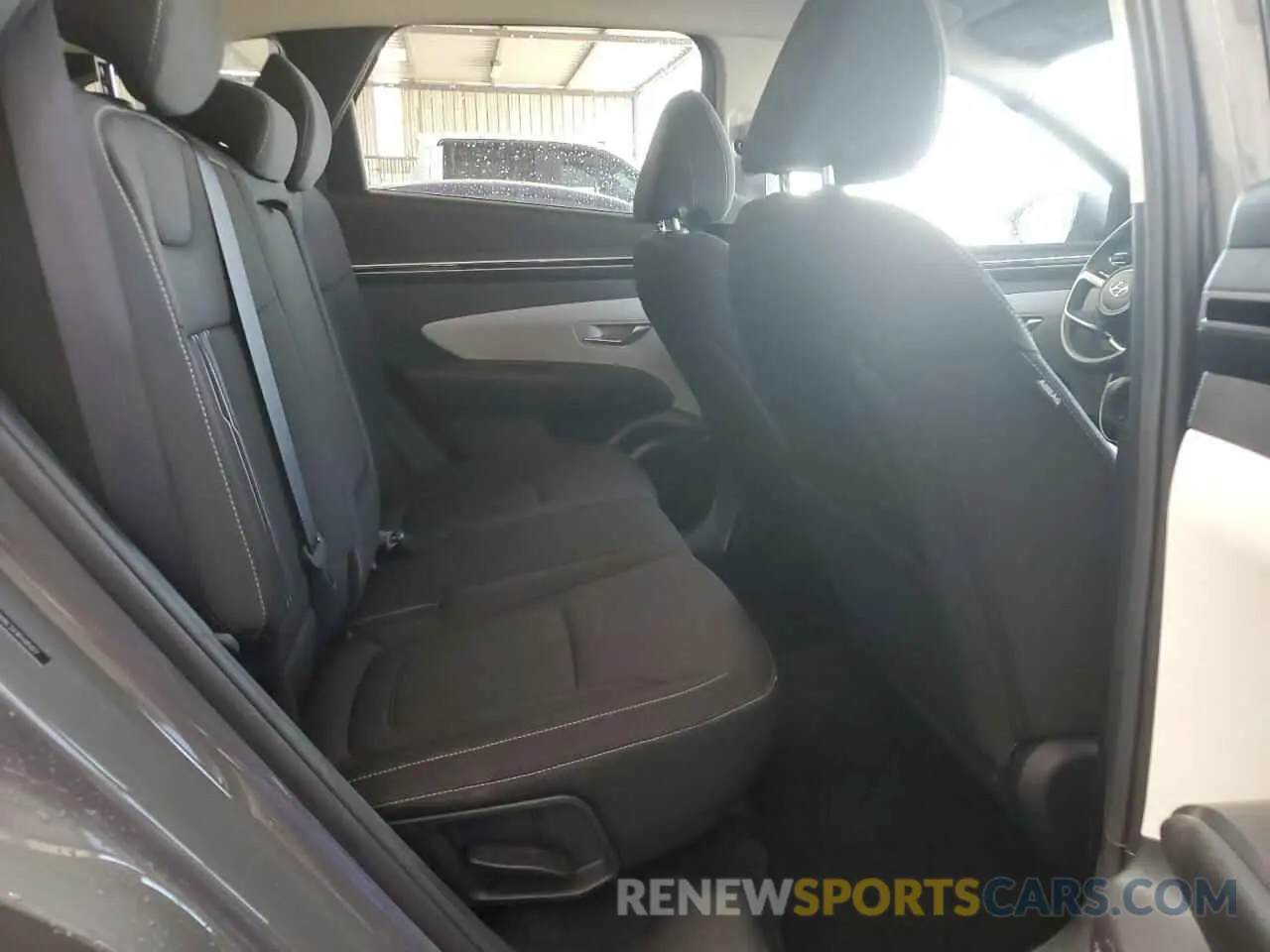 11 Photograph of a damaged car 5NMJBCDE1RH385877 HYUNDAI TUCSON 2024