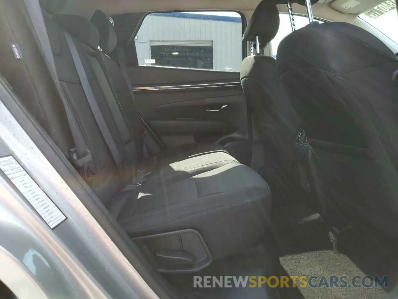 11 Photograph of a damaged car 5NMJBCDE1RH387810 HYUNDAI TUCSON 2024