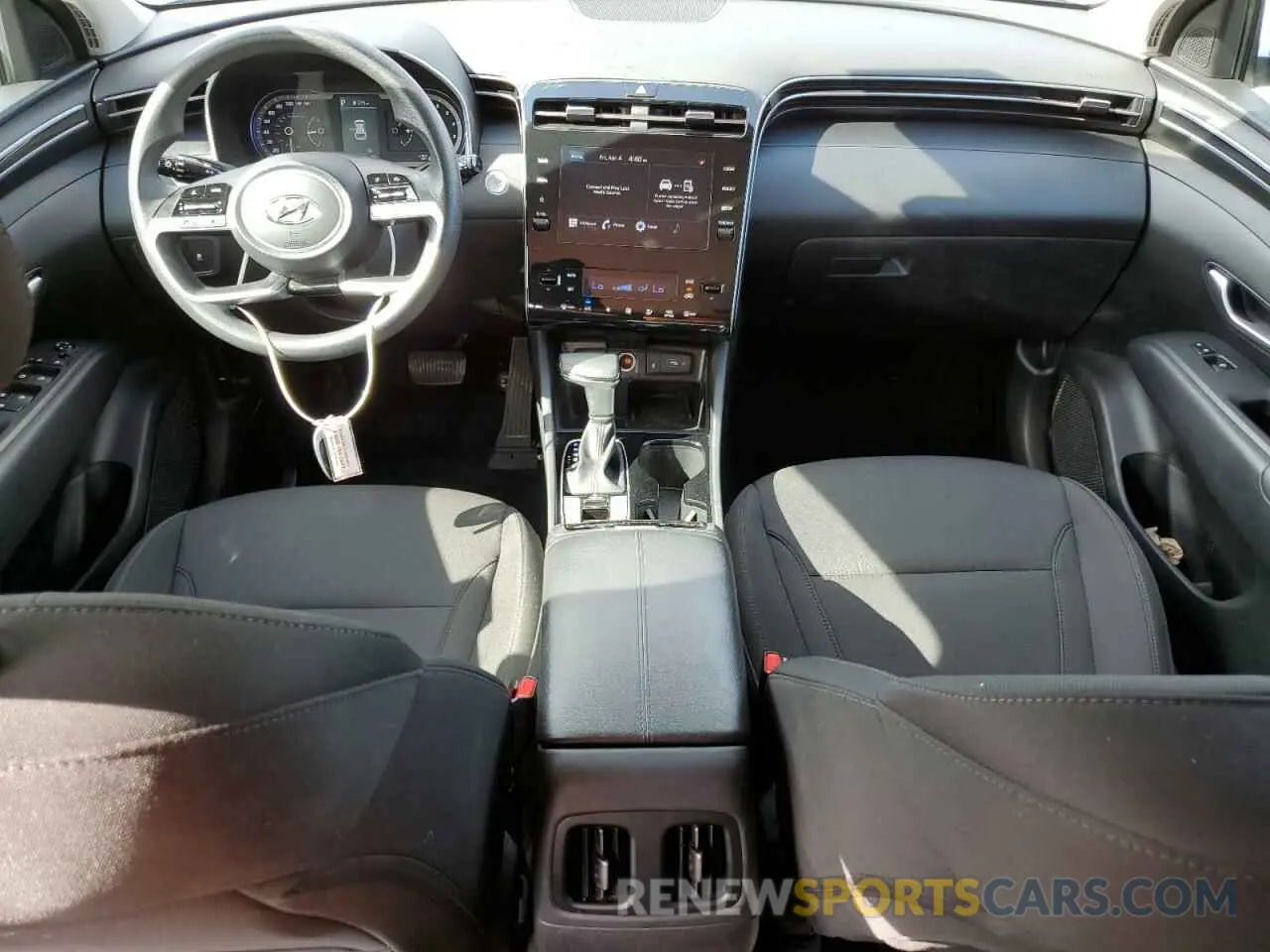 8 Photograph of a damaged car 5NMJBCDE1RH387810 HYUNDAI TUCSON 2024