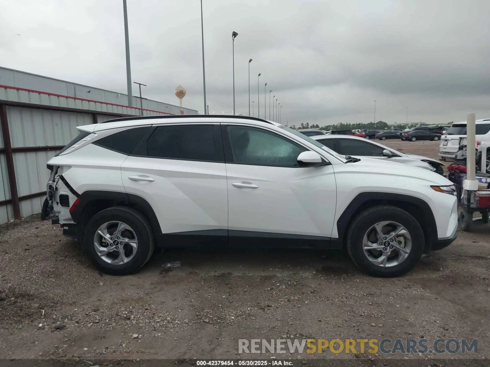 14 Photograph of a damaged car 5NMJBCDE1RH420448 HYUNDAI TUCSON 2024