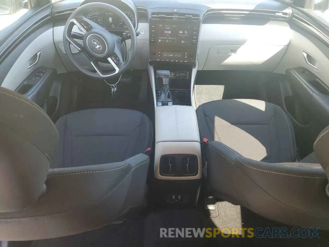 8 Photograph of a damaged car 5NMJBCDE2RH301601 HYUNDAI TUCSON 2024