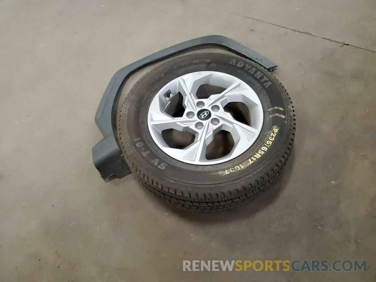 13 Photograph of a damaged car 5NMJBCDE2RH339958 HYUNDAI TUCSON 2024