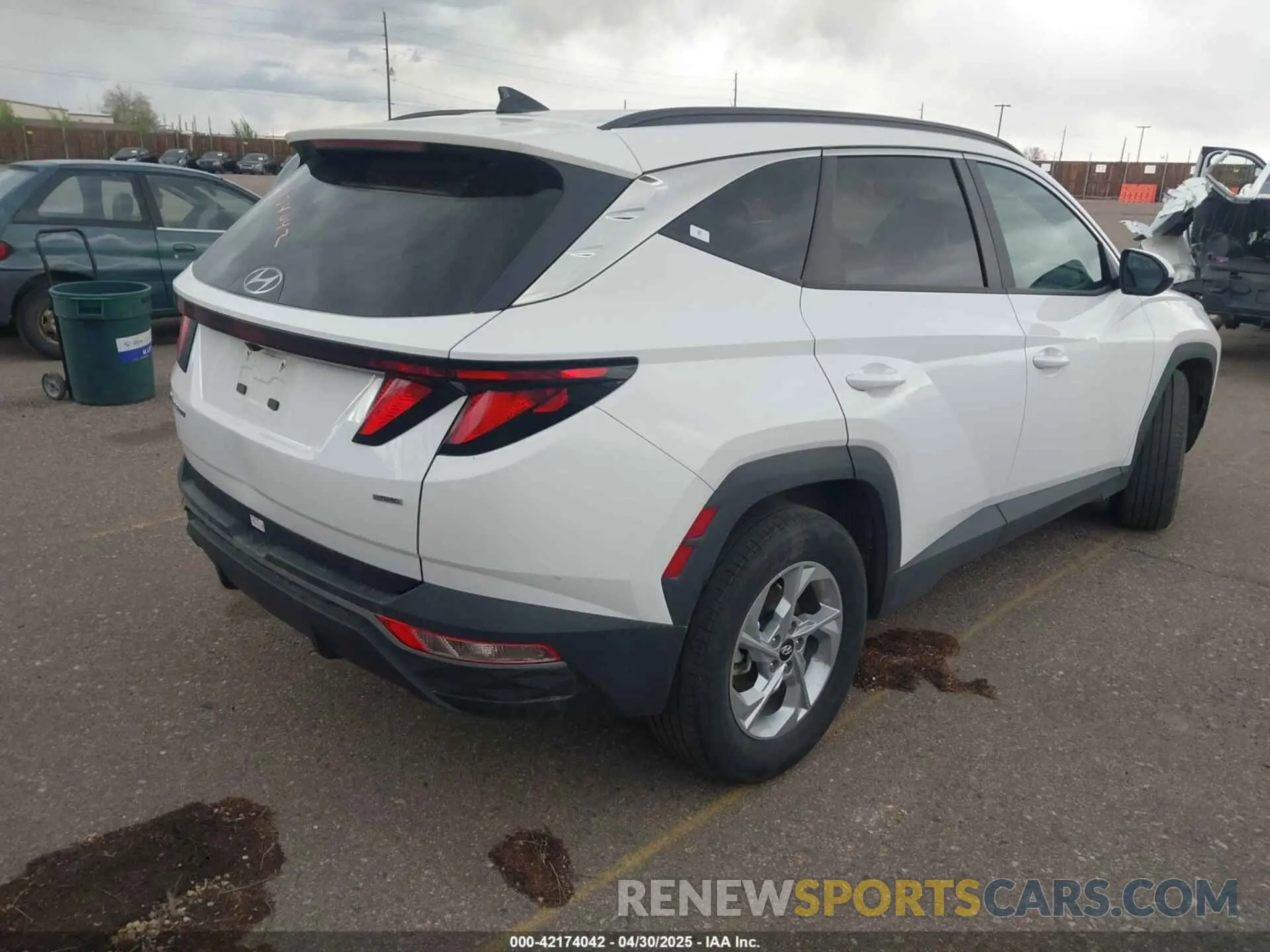 4 Photograph of a damaged car 5NMJBCDE2RH362446 HYUNDAI TUCSON 2024