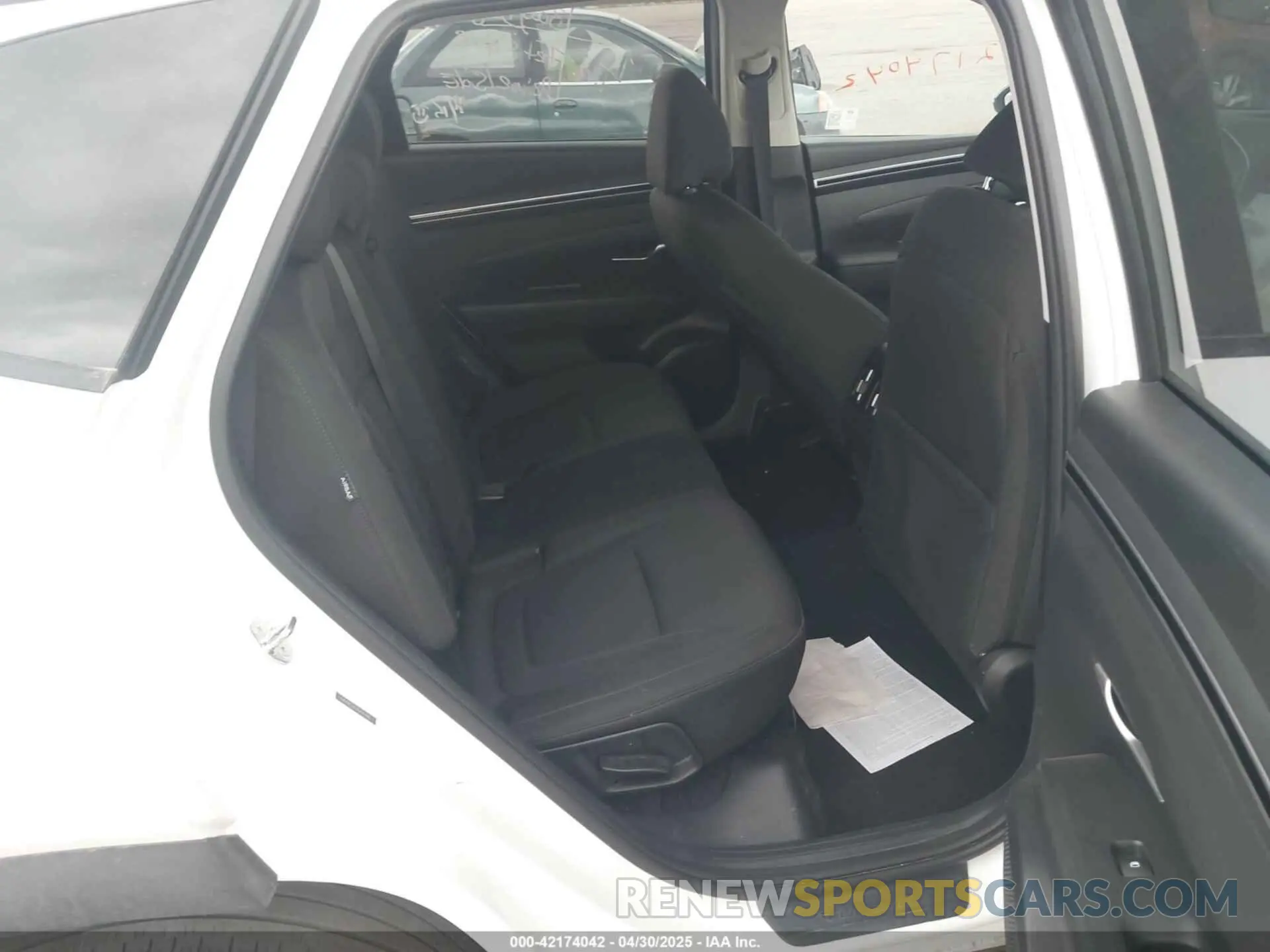 8 Photograph of a damaged car 5NMJBCDE2RH362446 HYUNDAI TUCSON 2024