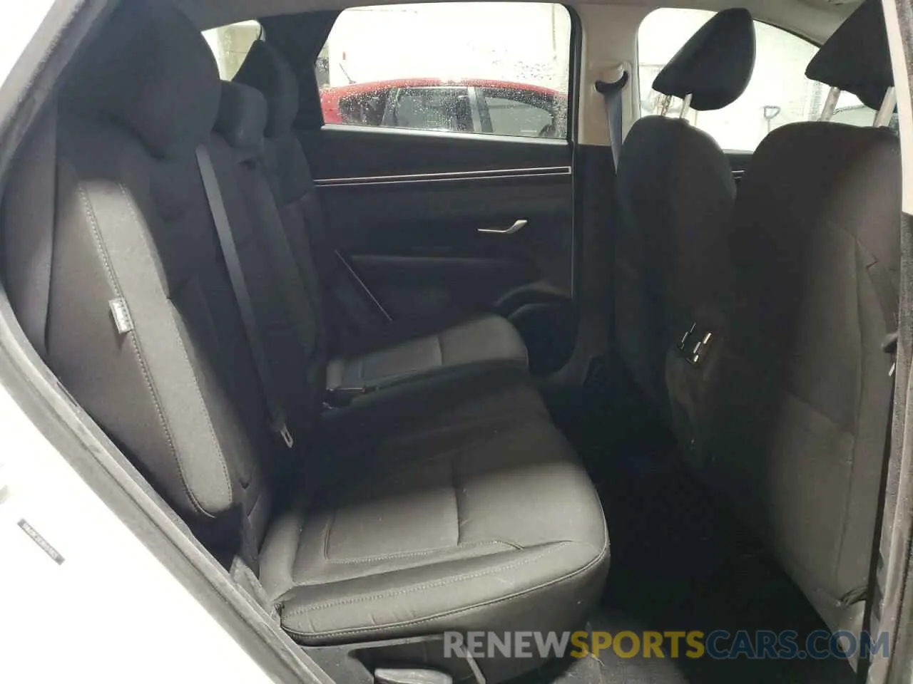 11 Photograph of a damaged car 5NMJBCDE2RH370823 HYUNDAI TUCSON 2024