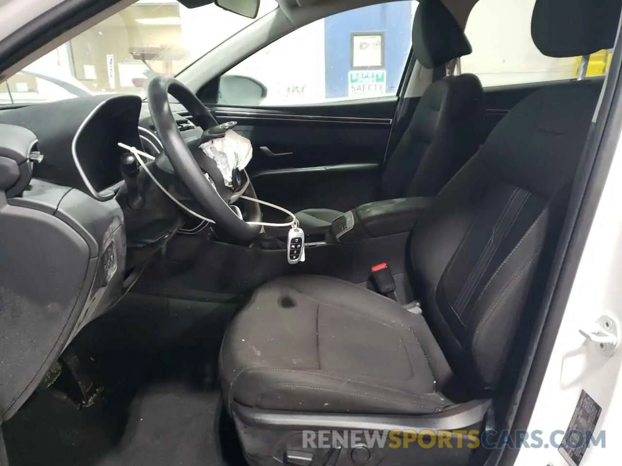 7 Photograph of a damaged car 5NMJBCDE2RH370823 HYUNDAI TUCSON 2024