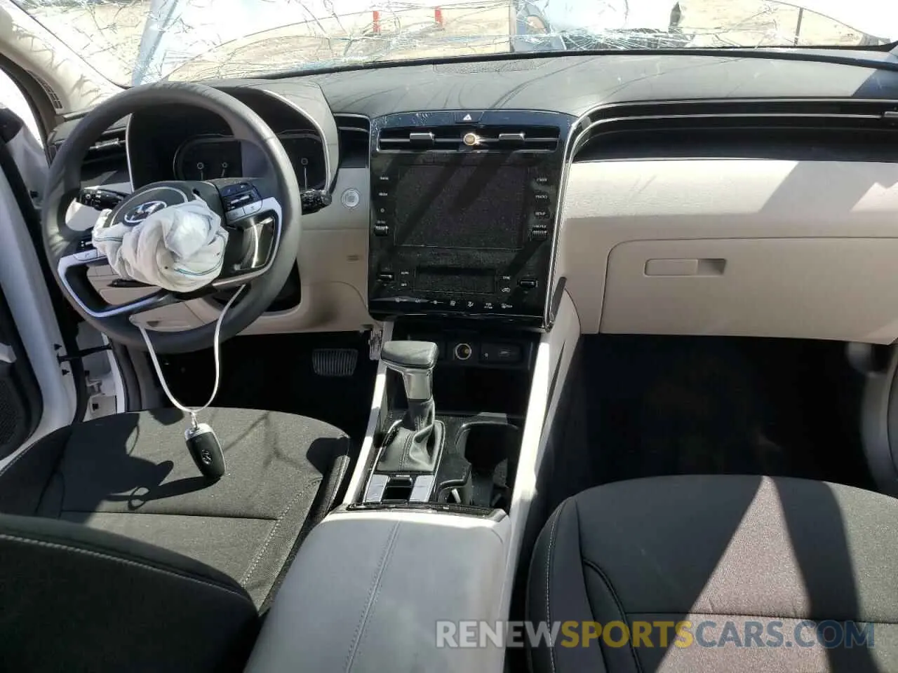 8 Photograph of a damaged car 5NMJBCDE2RH374368 HYUNDAI TUCSON 2024