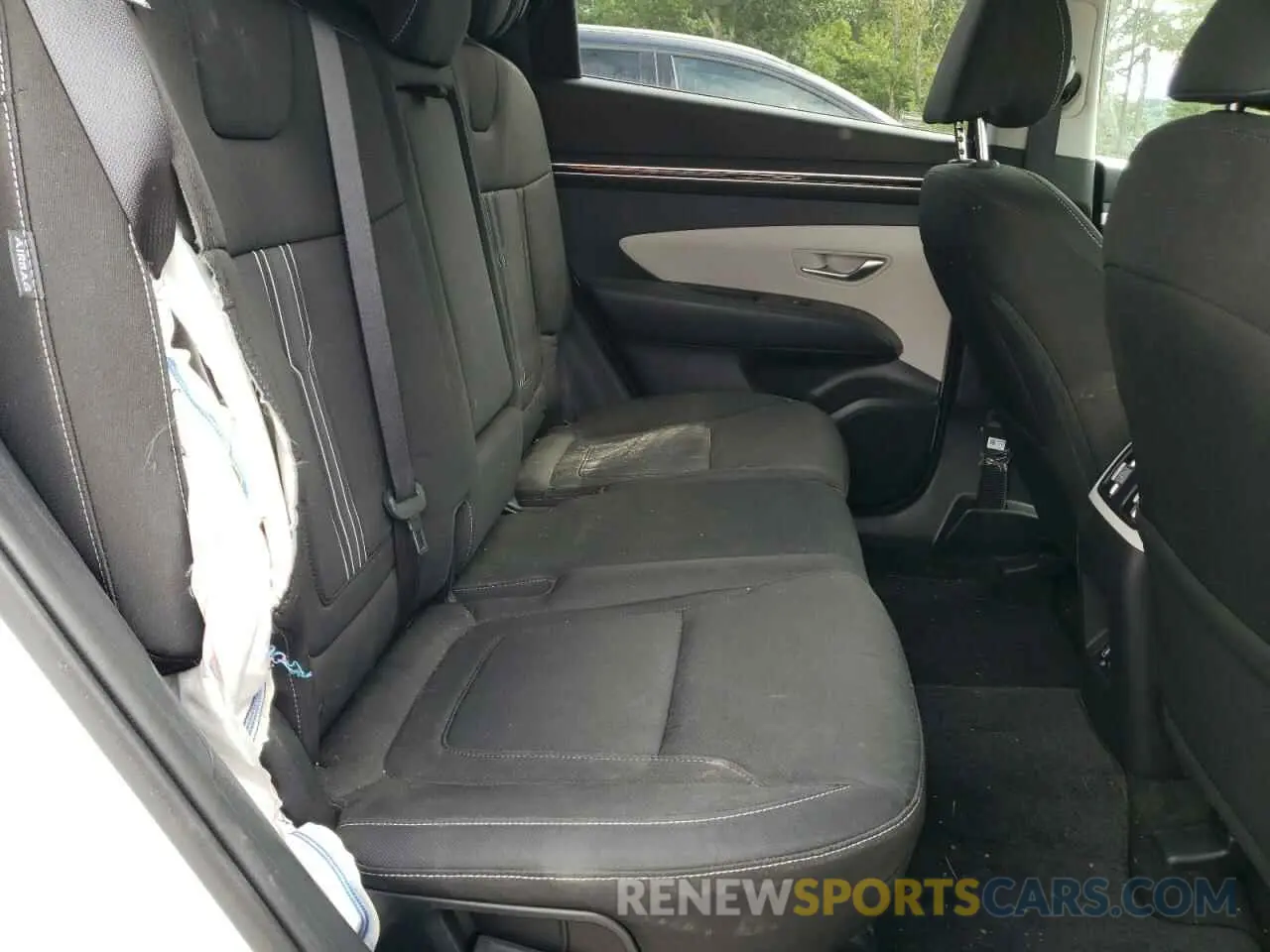 11 Photograph of a damaged car 5NMJBCDE2RH392143 HYUNDAI TUCSON 2024