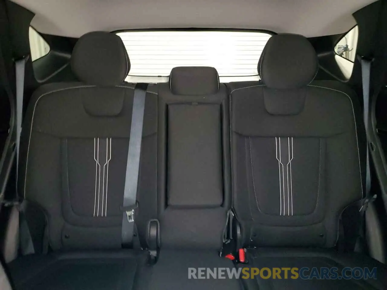 10 Photograph of a damaged car 5NMJBCDE2RH428963 HYUNDAI TUCSON 2024