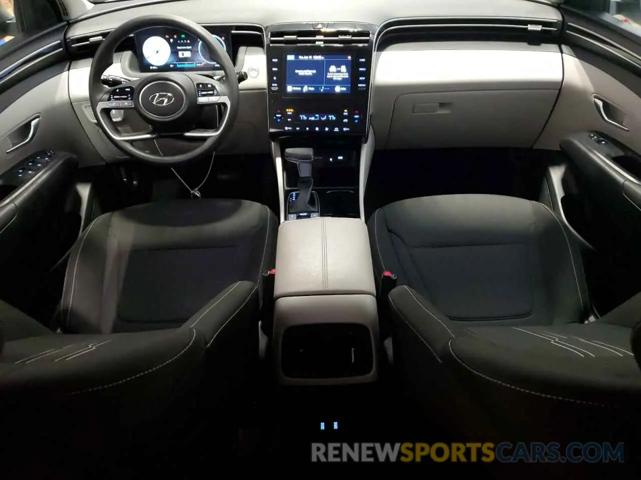 8 Photograph of a damaged car 5NMJBCDE2RH428963 HYUNDAI TUCSON 2024