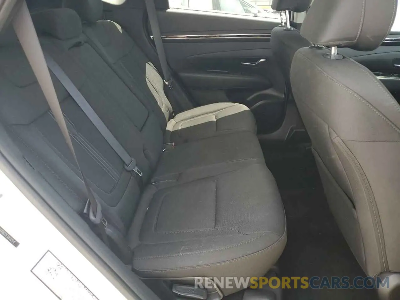 11 Photograph of a damaged car 5NMJBCDE3RH329617 HYUNDAI TUCSON 2024