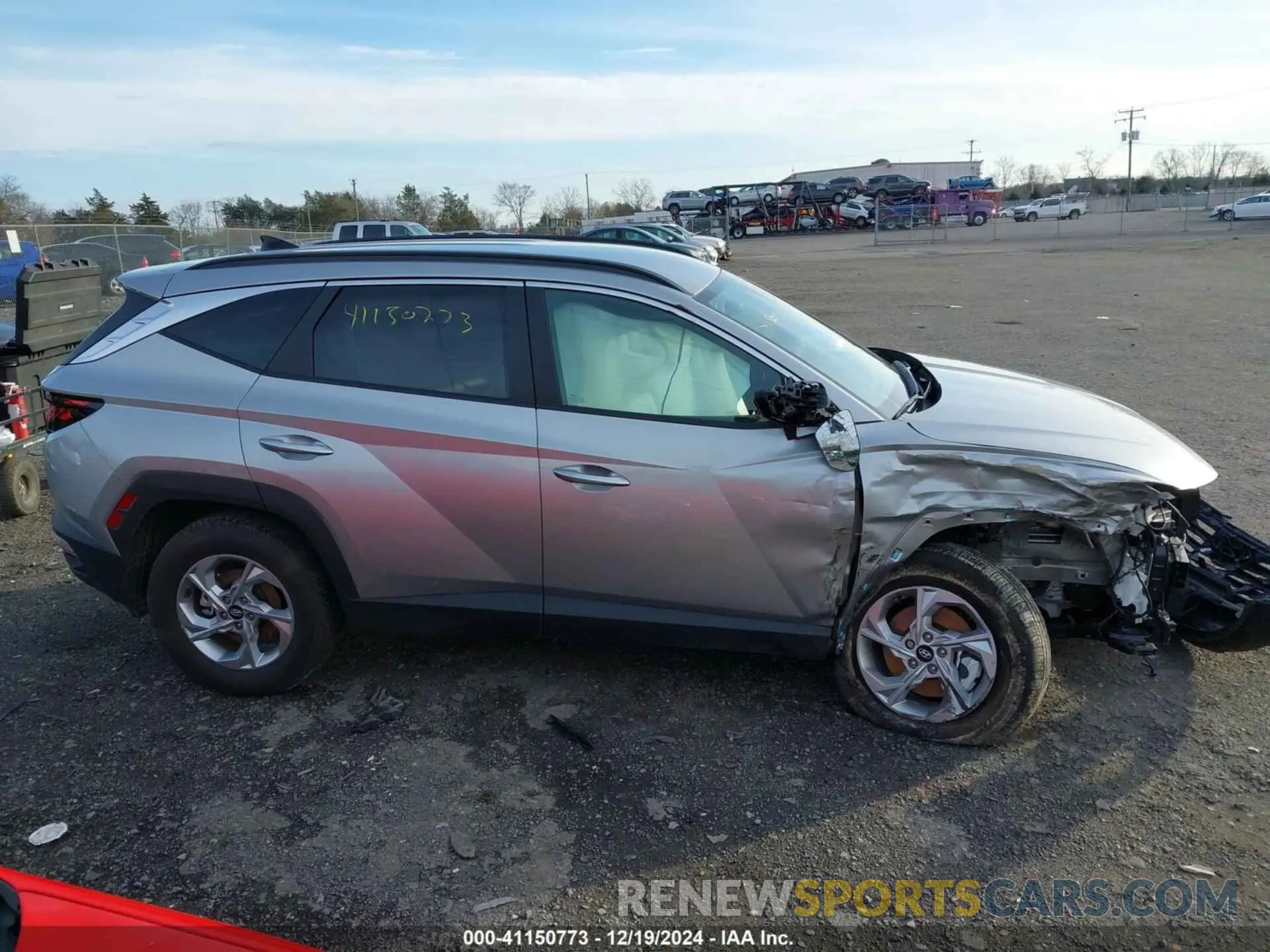 14 Photograph of a damaged car 5NMJBCDE3RH364366 HYUNDAI TUCSON 2024
