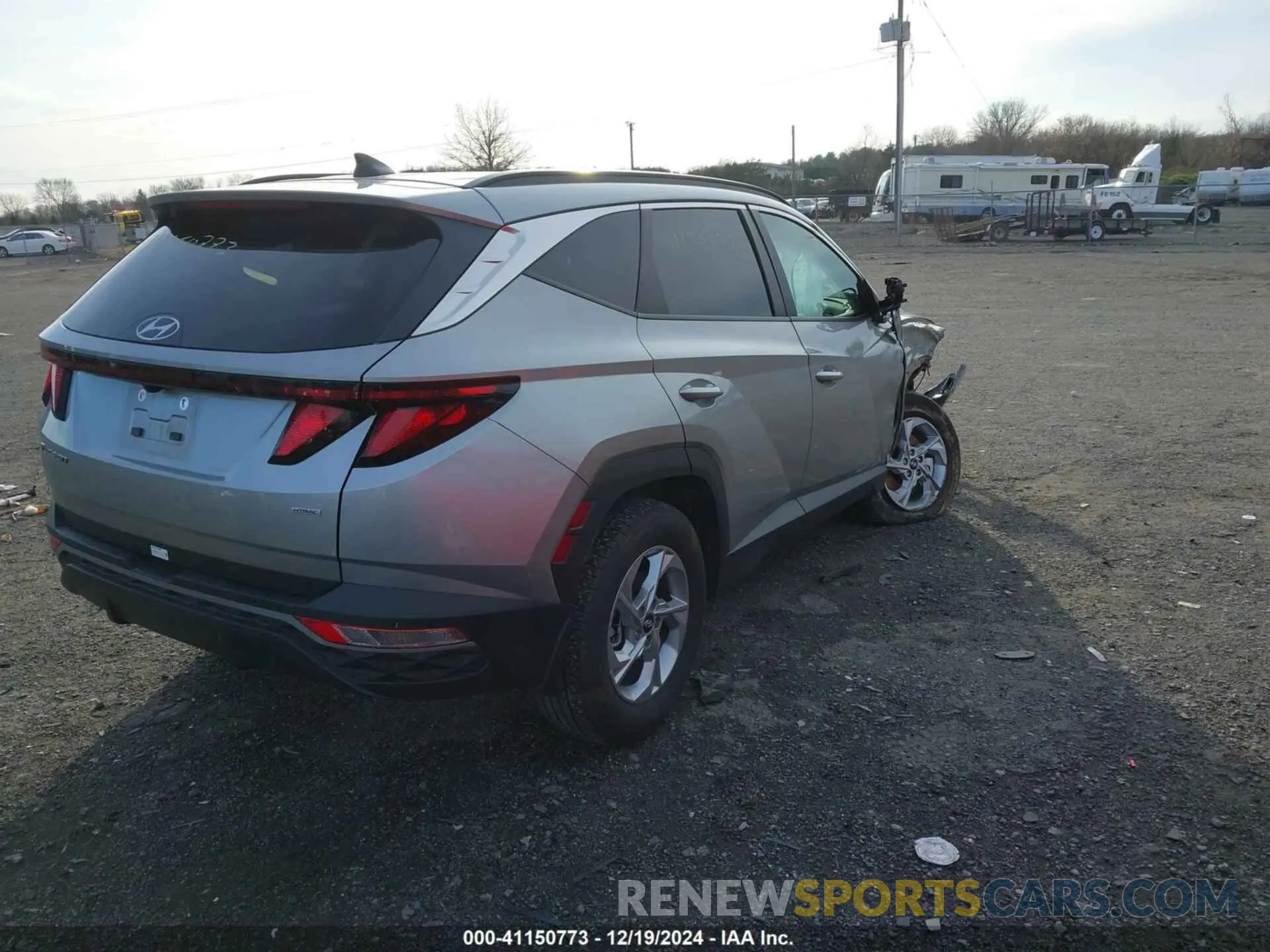 4 Photograph of a damaged car 5NMJBCDE3RH364366 HYUNDAI TUCSON 2024