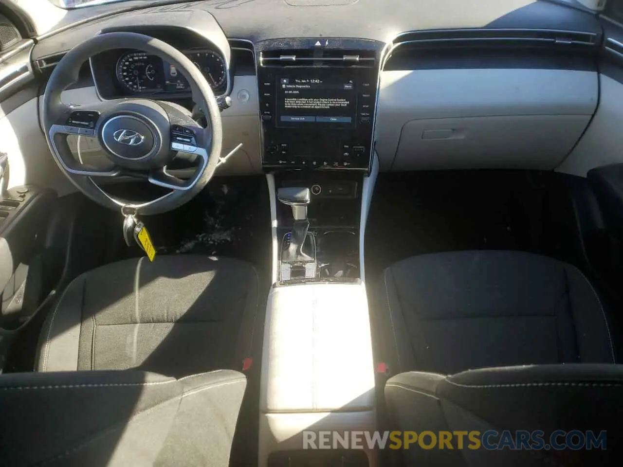 8 Photograph of a damaged car 5NMJBCDE3RH364772 HYUNDAI TUCSON 2024