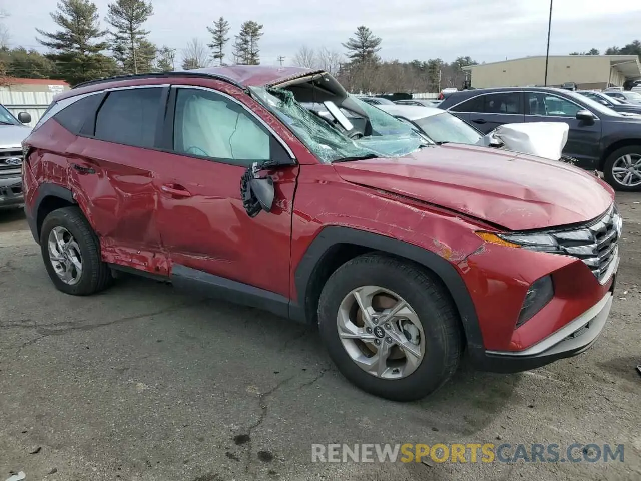 4 Photograph of a damaged car 5NMJBCDE3RH410732 HYUNDAI TUCSON 2024