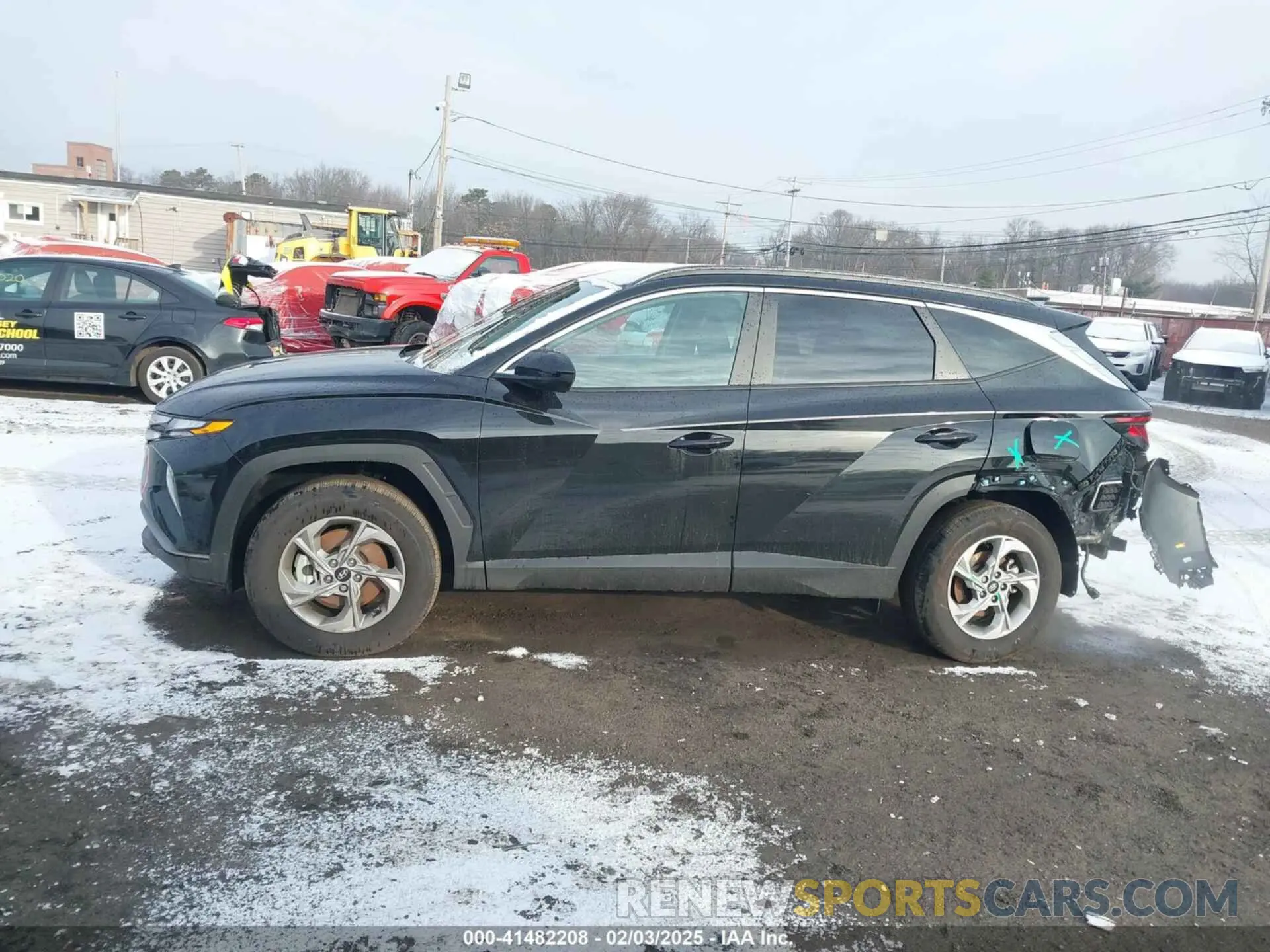 14 Photograph of a damaged car 5NMJBCDE3RH415381 HYUNDAI TUCSON 2024