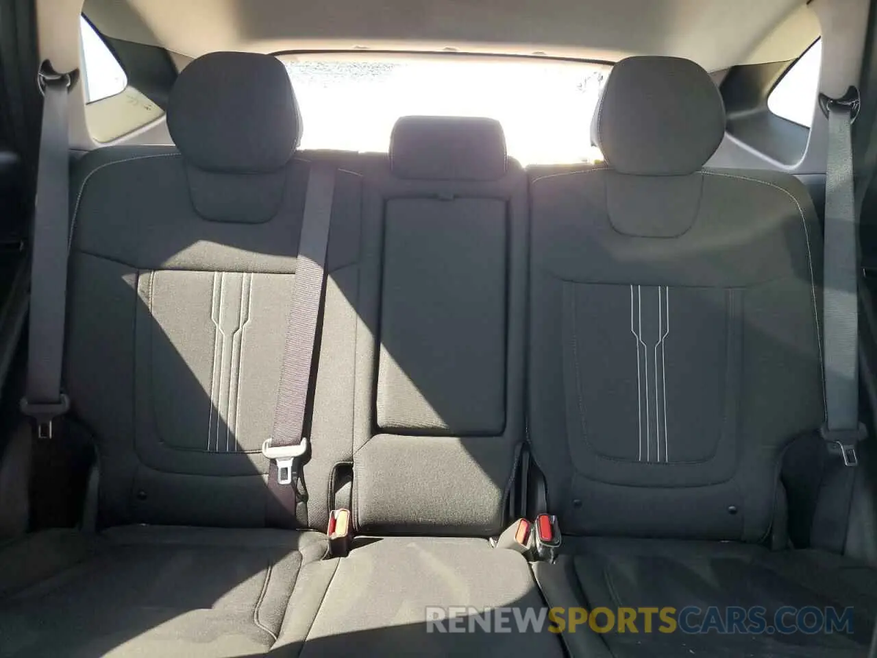 10 Photograph of a damaged car 5NMJBCDE4RH295588 HYUNDAI TUCSON 2024