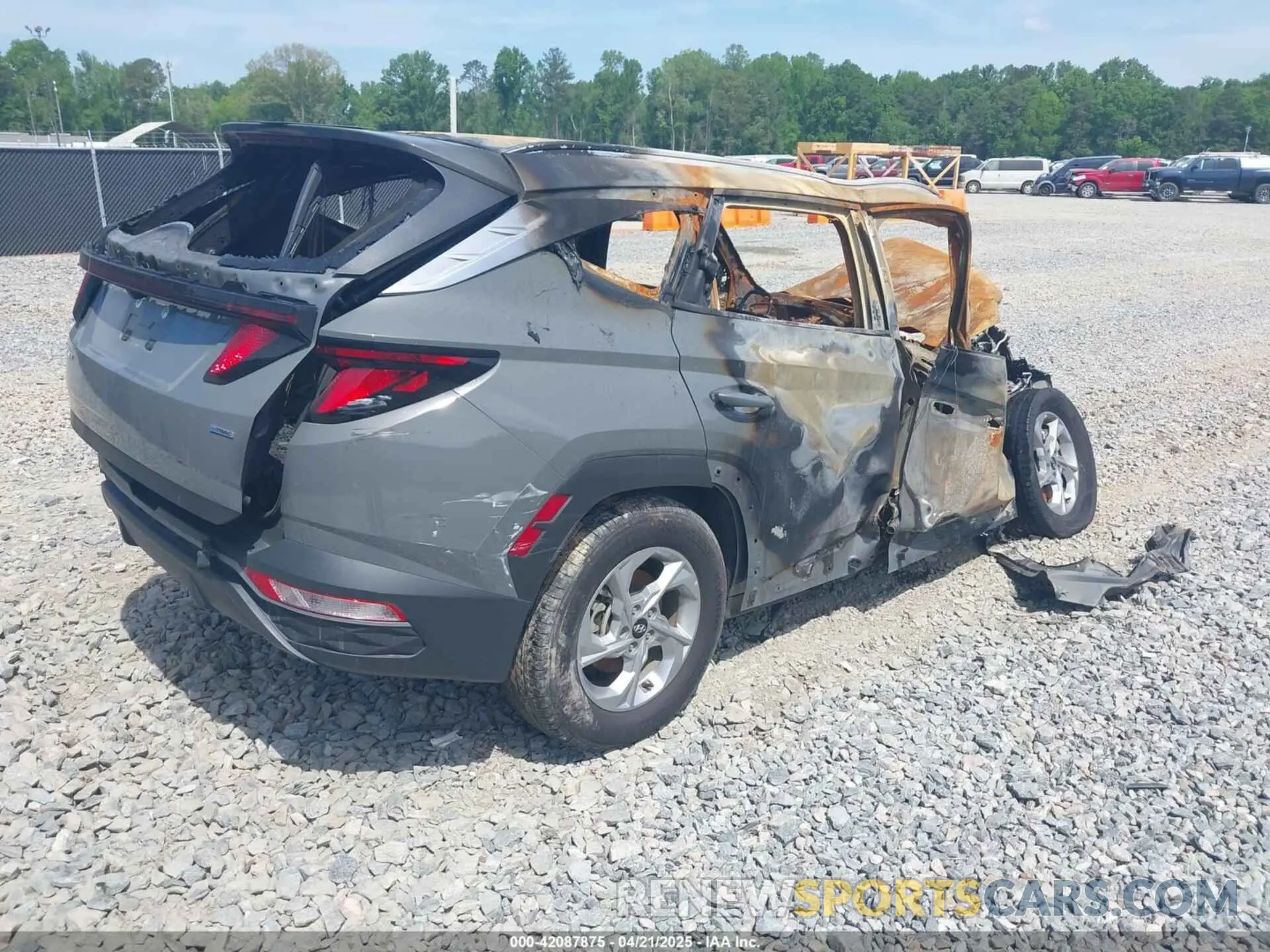 4 Photograph of a damaged car 5NMJBCDE4RH297714 HYUNDAI TUCSON 2024