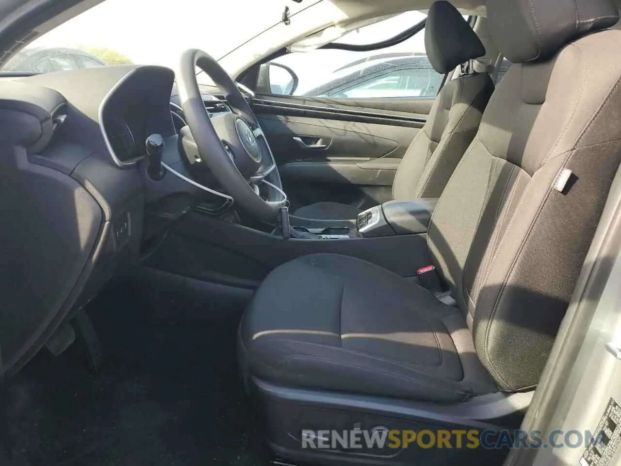7 Photograph of a damaged car 5NMJBCDE4RH327651 HYUNDAI TUCSON 2024