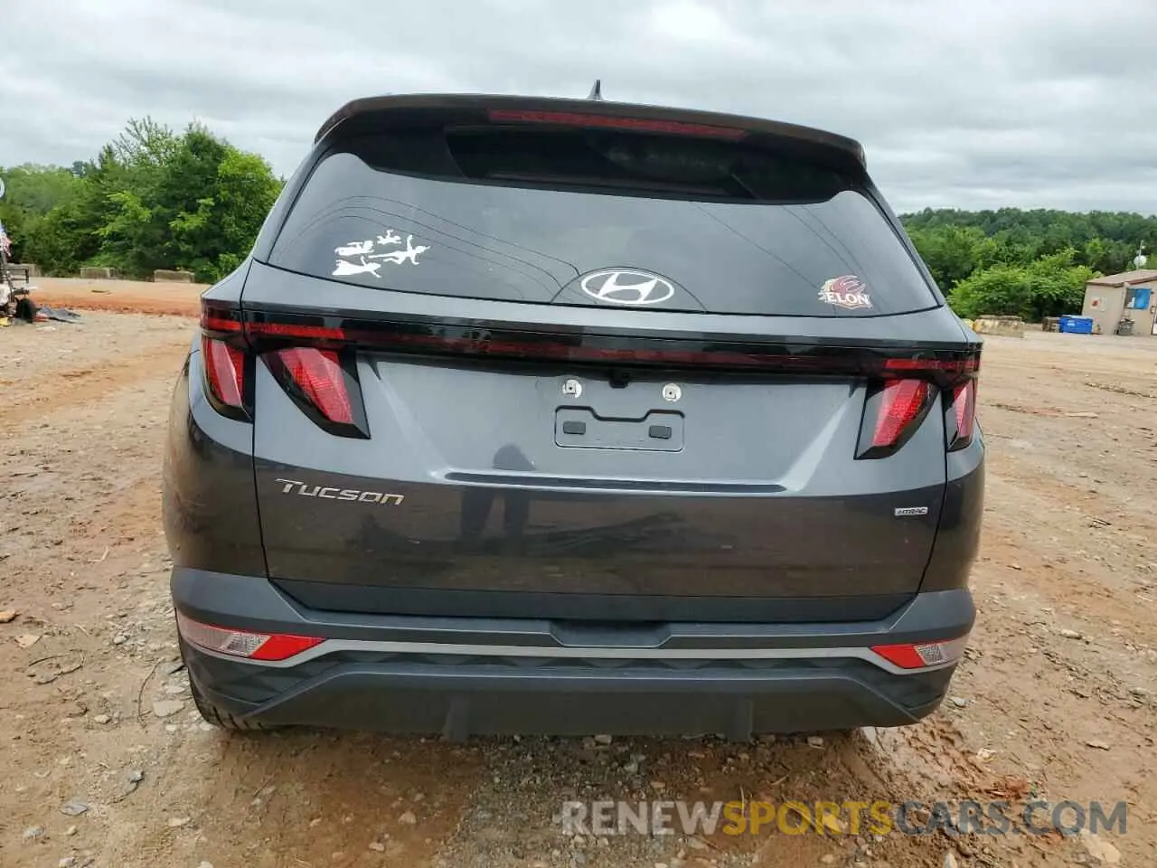 6 Photograph of a damaged car 5NMJBCDE4RH347897 HYUNDAI TUCSON 2024