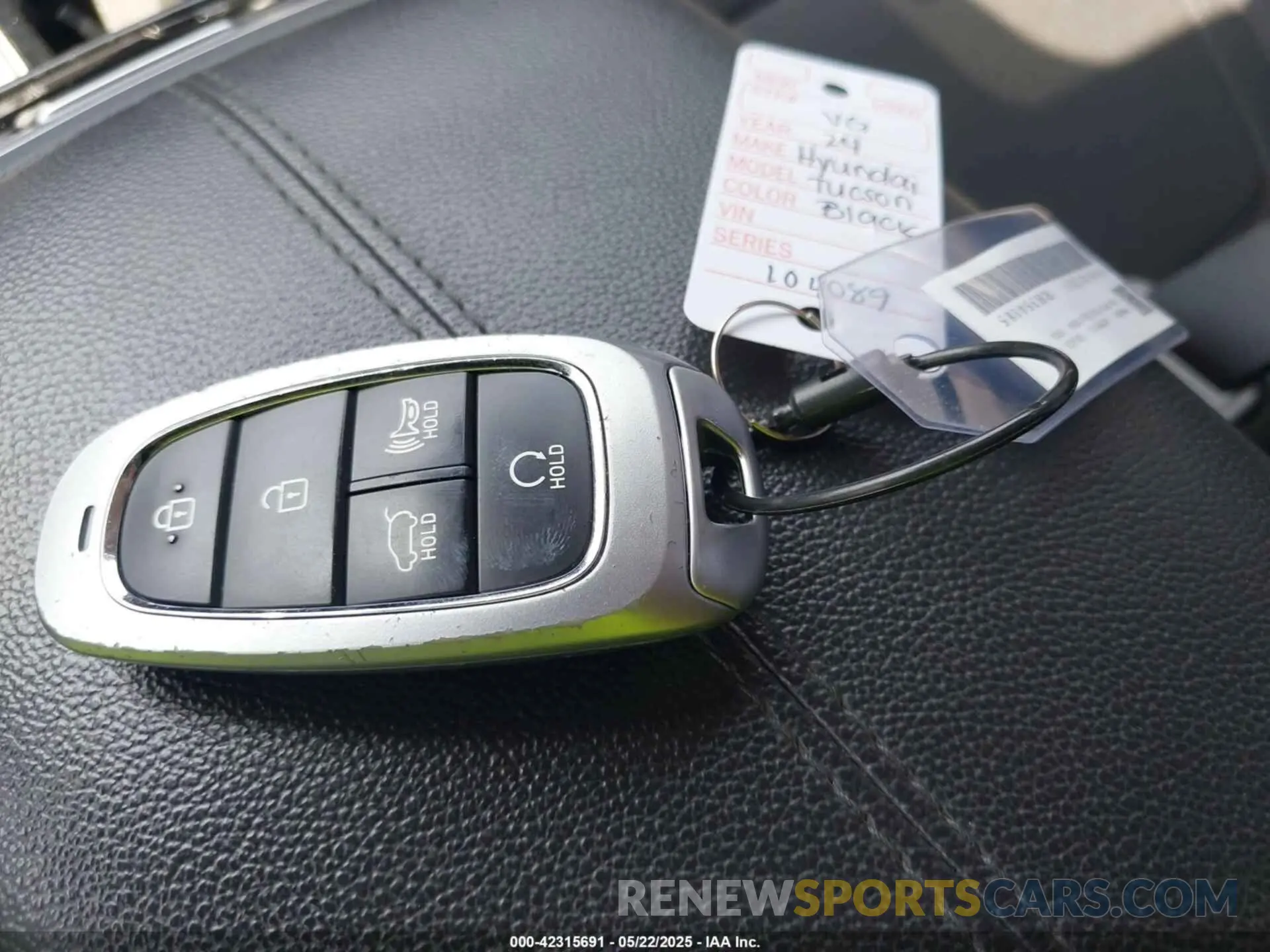 11 Photograph of a damaged car 5NMJBCDE4RH354185 HYUNDAI TUCSON 2024