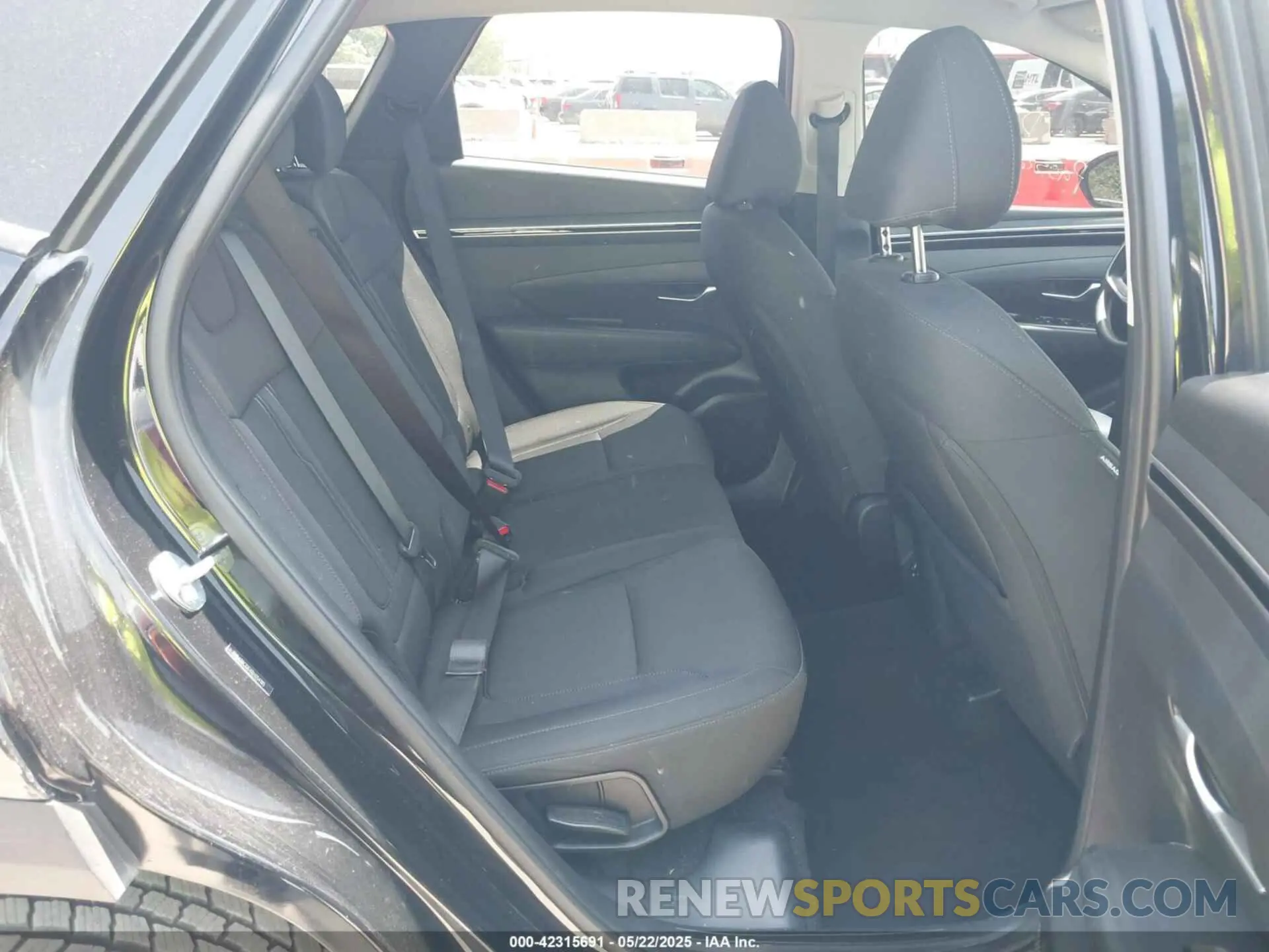 8 Photograph of a damaged car 5NMJBCDE4RH354185 HYUNDAI TUCSON 2024