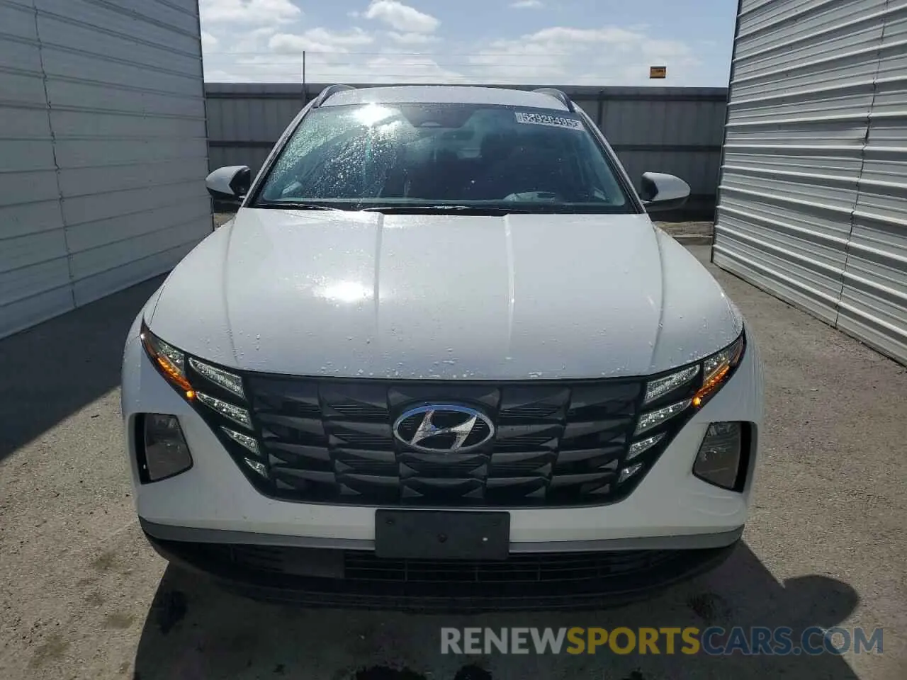 5 Photograph of a damaged car 5NMJBCDE4RH385954 HYUNDAI TUCSON 2024