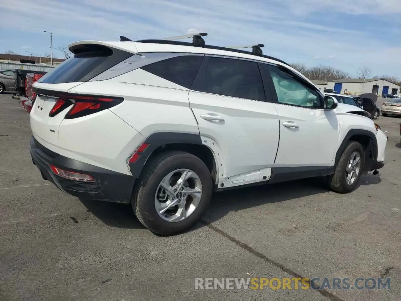 3 Photograph of a damaged car 5NMJBCDE4RH393567 HYUNDAI TUCSON 2024